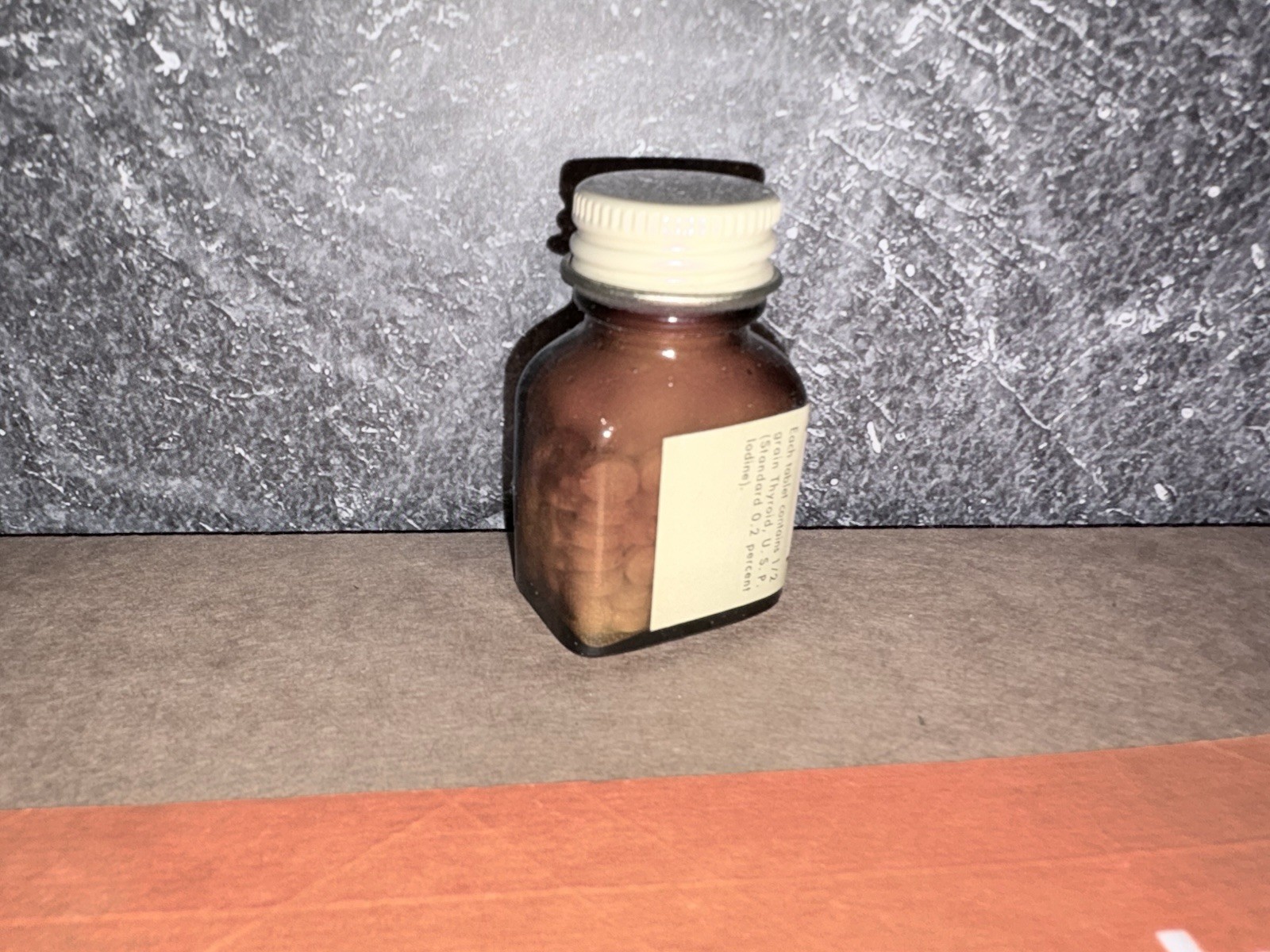 NOS Vintage Eli Lilly Thyroid Tablets Medicine Bottle Pharmaceutical Full