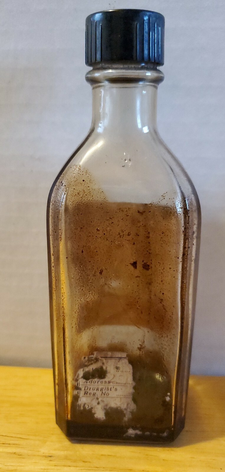 1944 PURITAN DRUG CO. LOUISVILLE KENTUCKY 4 oz COUGH SYRUP BOTTLE DR. HAWKINS