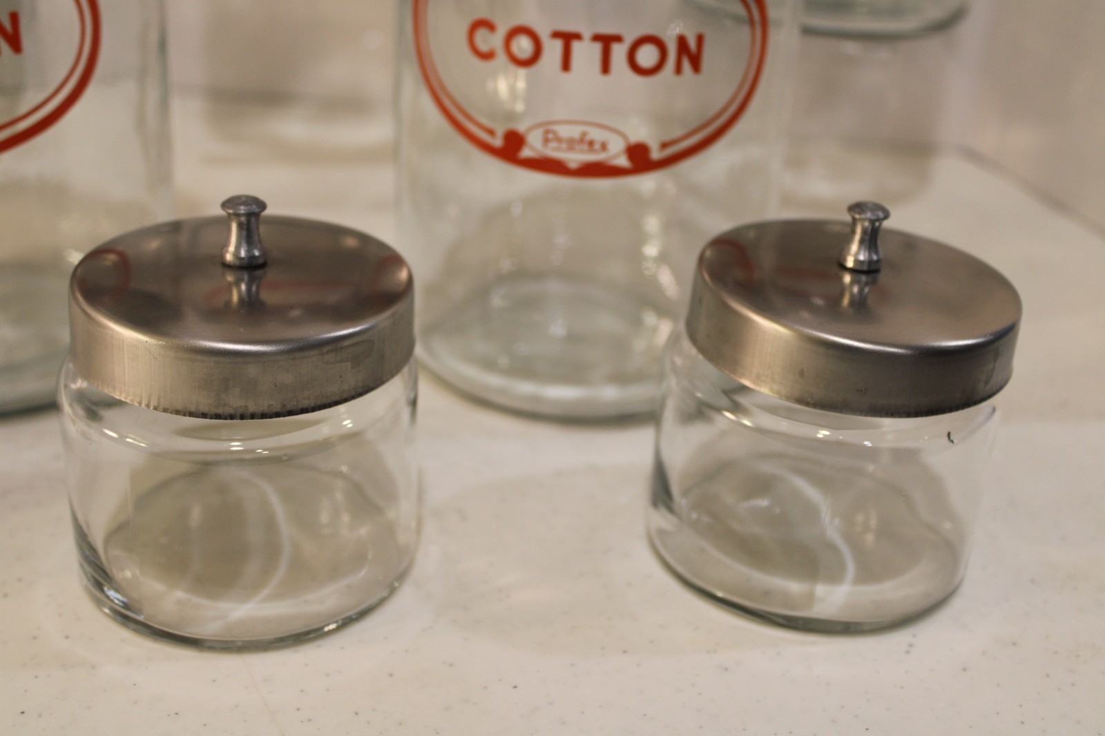 VINTAGE SET OF PROFEX APOTHECARY JARS SET OF 8 7″ AND 3″ ORIGINAL LIDS NO DAMAGE