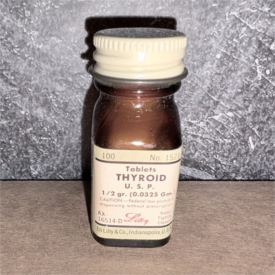 NOS Vintage Eli Lilly Thyroid Tablets Medicine Bottle Pharmaceutical Full