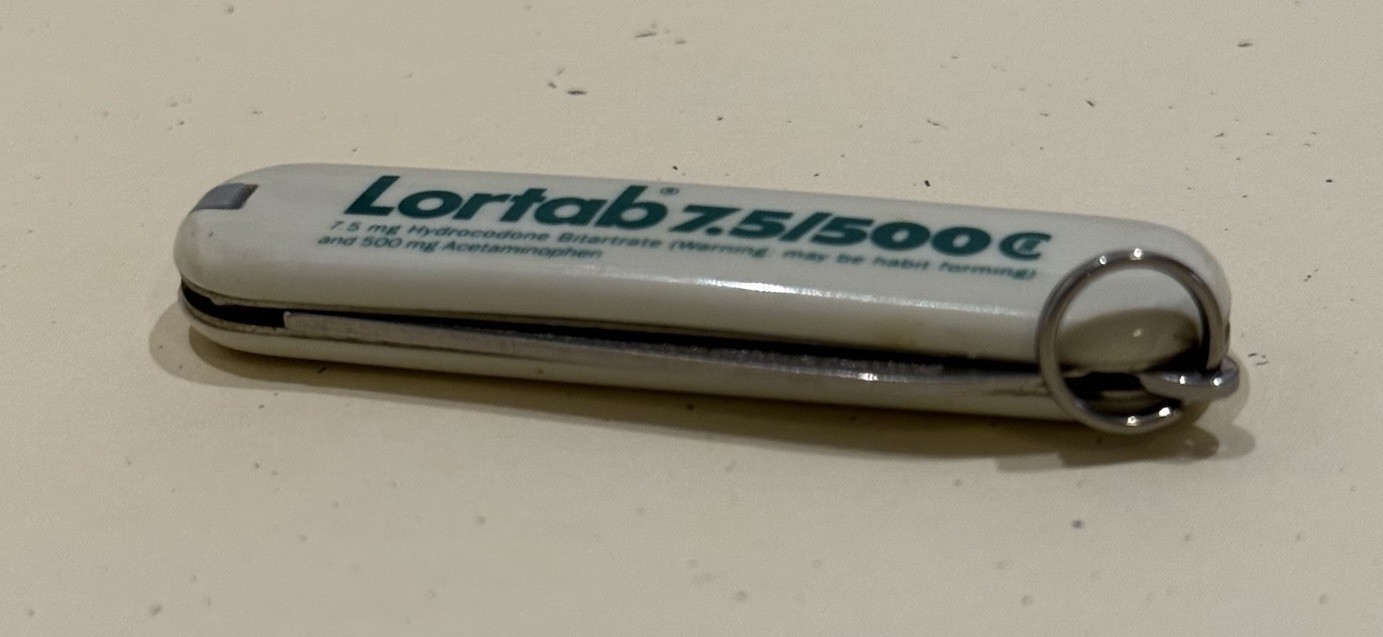 Vintage Lortab Pharmaceutical Marketing Swiss Army Knife Victorinox 7.5/500