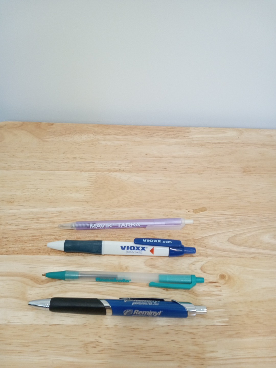 Lot (4) Pharmaceutical / Drug Rep Pens: Depakote, Mavik Tarka, Vioxx, Reminyl
