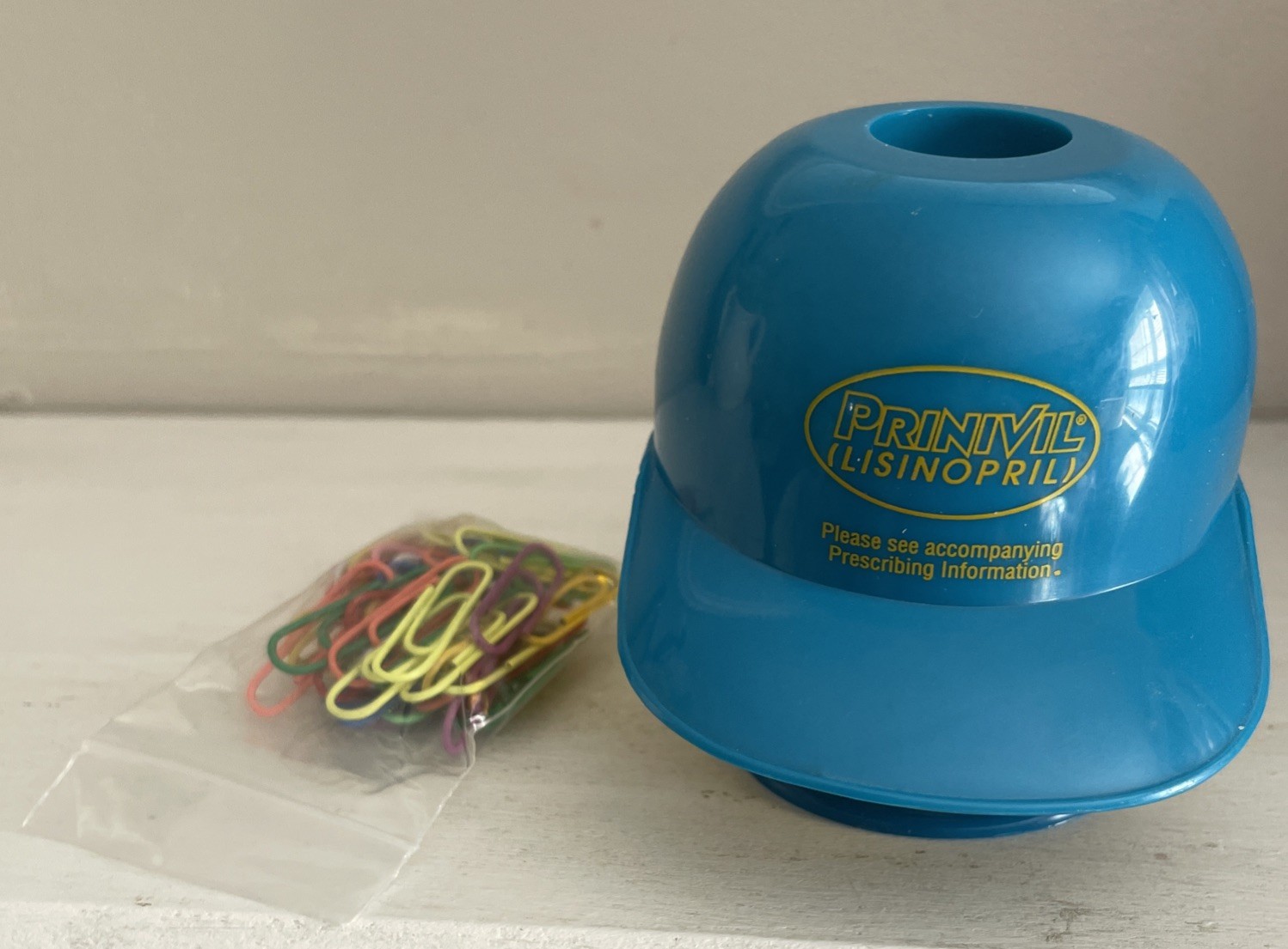 PHARMACEUTICAL Prinivil/ Lisinopril Paper Clip Desk Holder Drug Rep Advertising