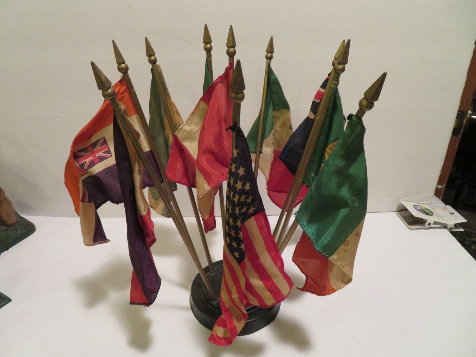 DYMELOR IN MANY LANDS 10 FLAGS DRUG REP GIFT DOCTOR MEDICAL PHARMACEUTICAL