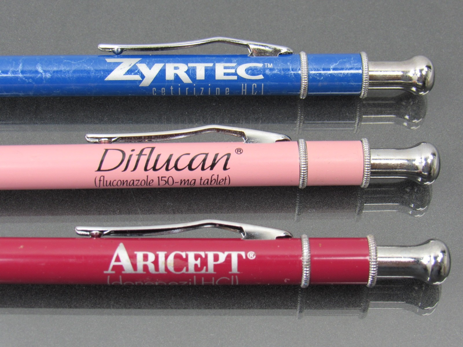 Aricept Diflucan Zyrtec PENS Uniquel Ball Clickers Drug Rep Pharmaceutical Lot