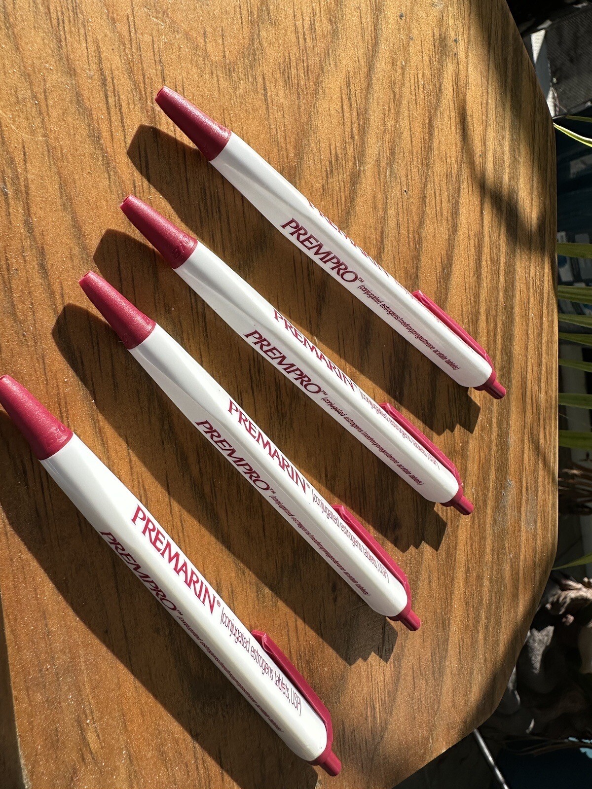 Set 4VTG Premarin Pharmaceutical Drug Rep Clicker Style Pen Red White Black Ink