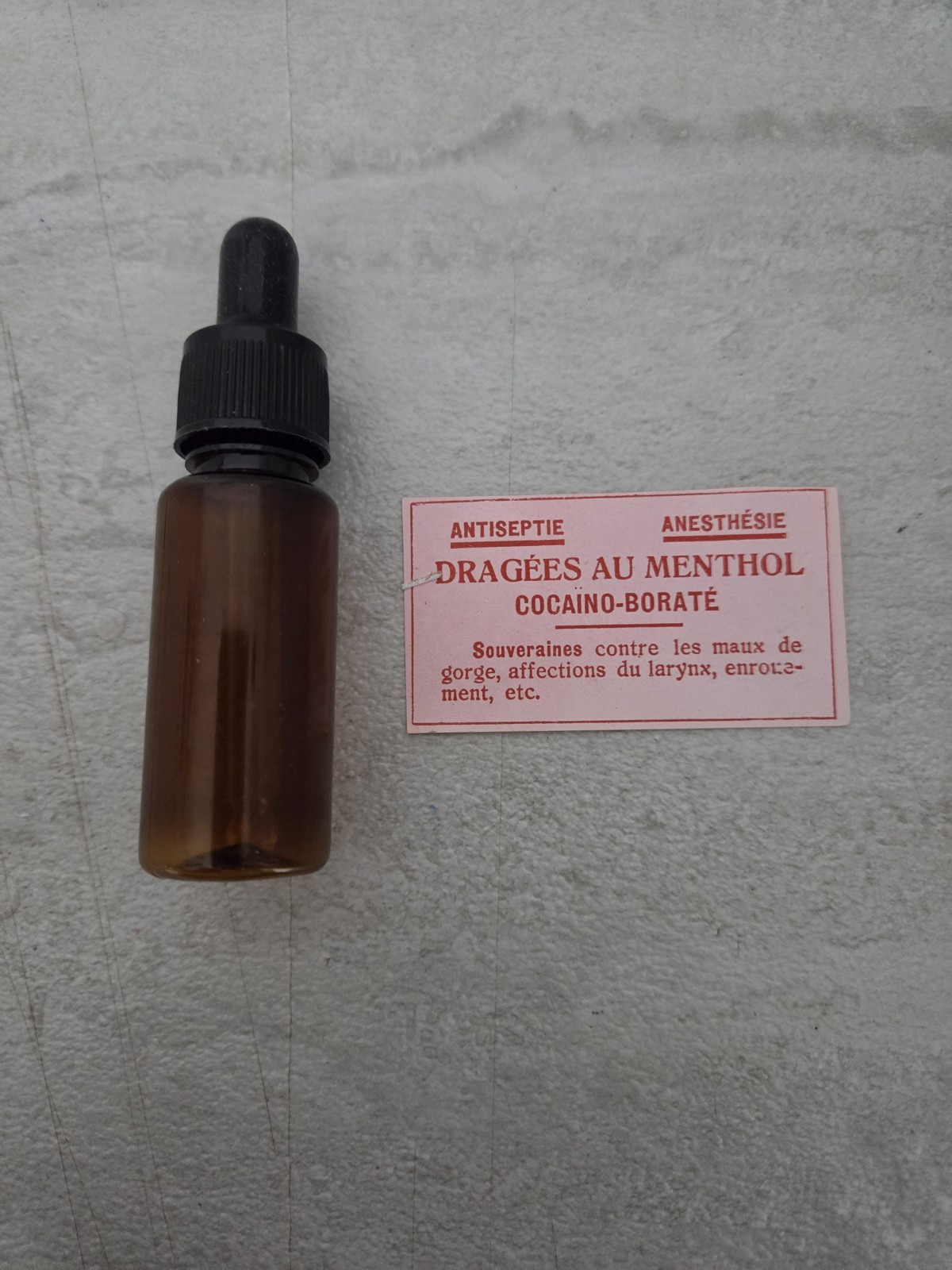 Vintage medicine label In French – Translated: Menthol Dragons/Cocaine-Borate