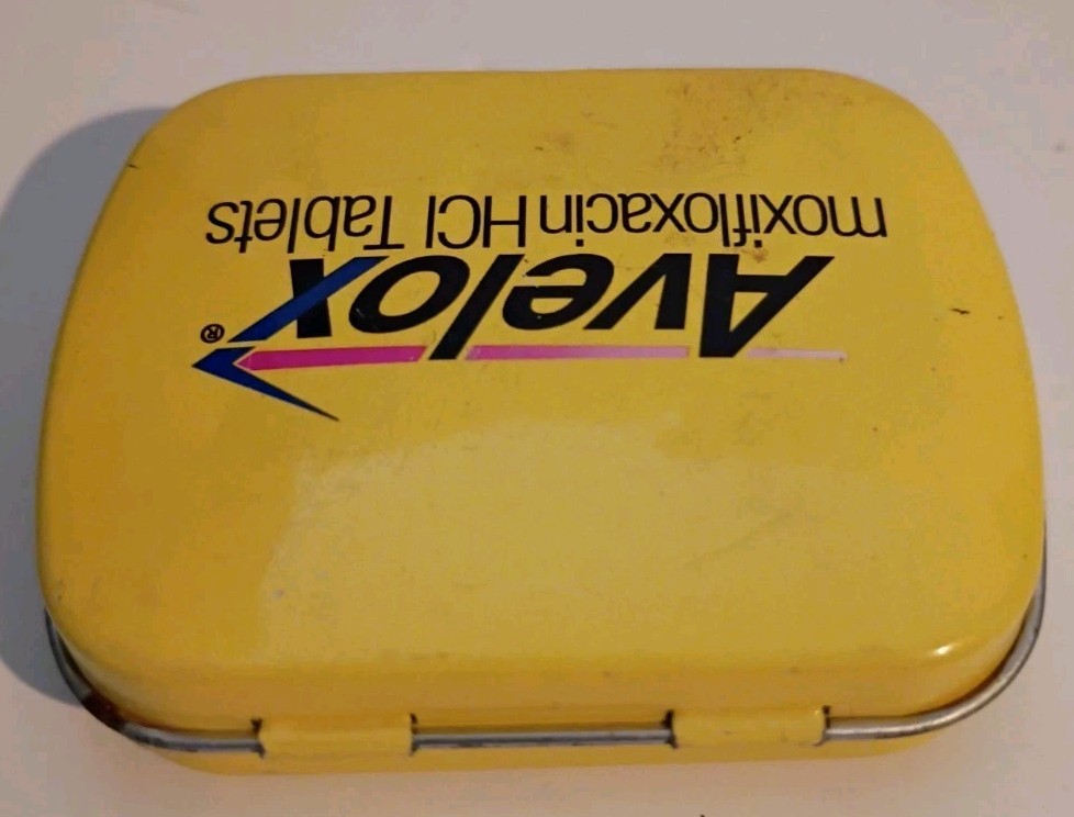 Vintage Avelox Yellow Advertiseing Hinged Tin Metal Mint Box 2.5″ x 2″ x .75″