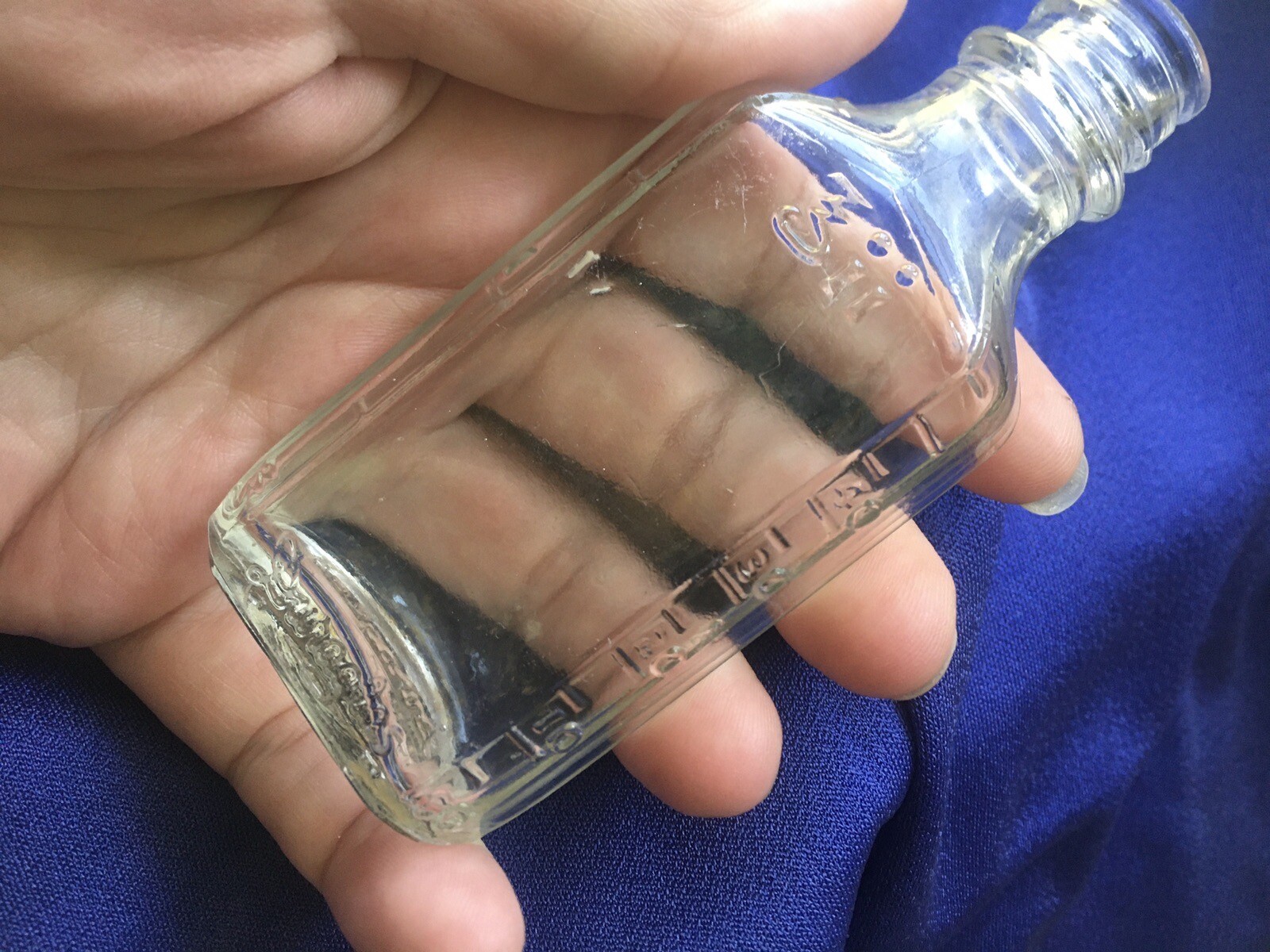 3ii 2oz Vintage Glass Old 1940s MEDICINE PHARMACY BOTTLE, Ephemera