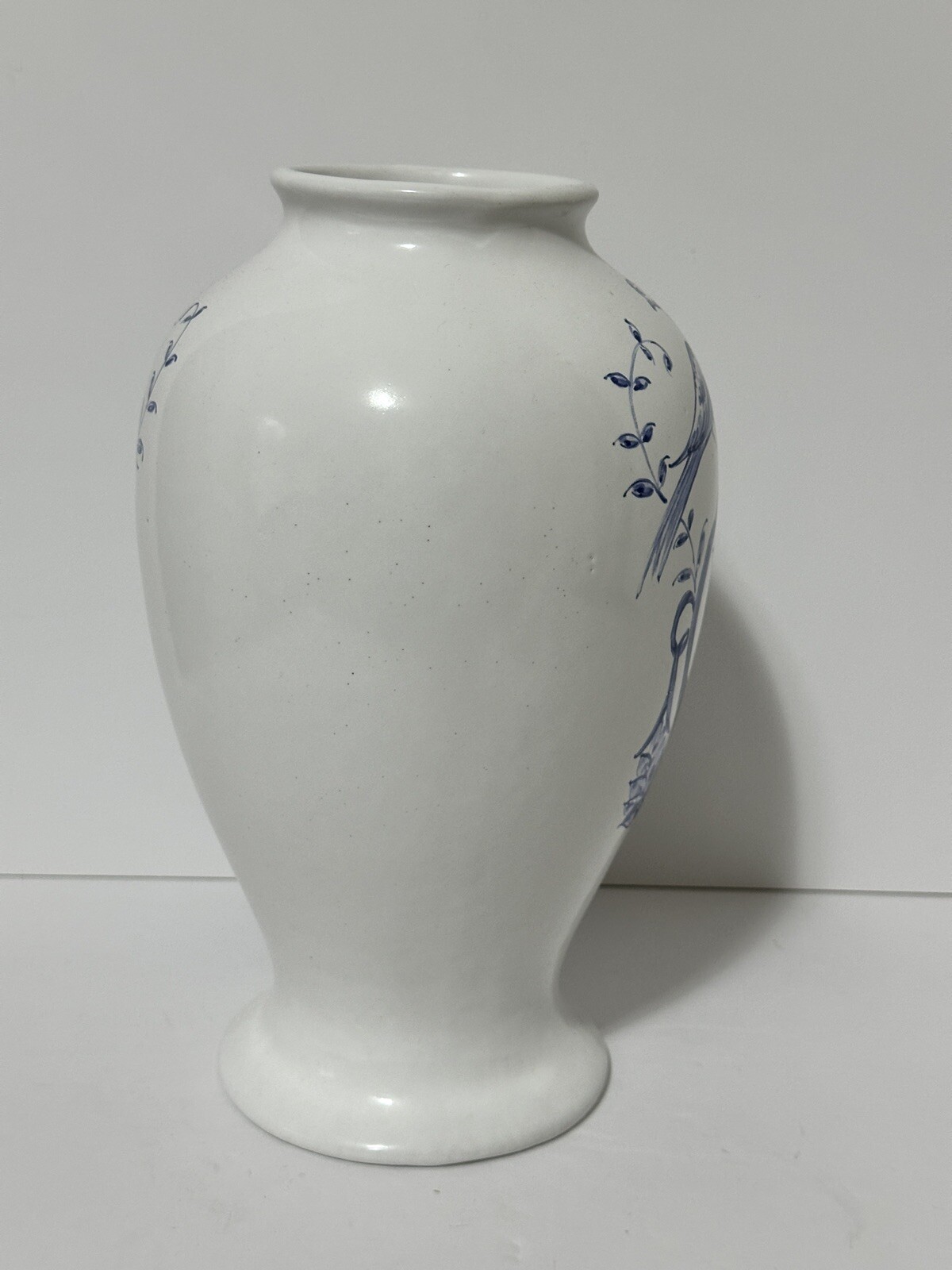 1989 Lilly Made in Portugal Blue & White Apothecary 10″ Vase Diascord