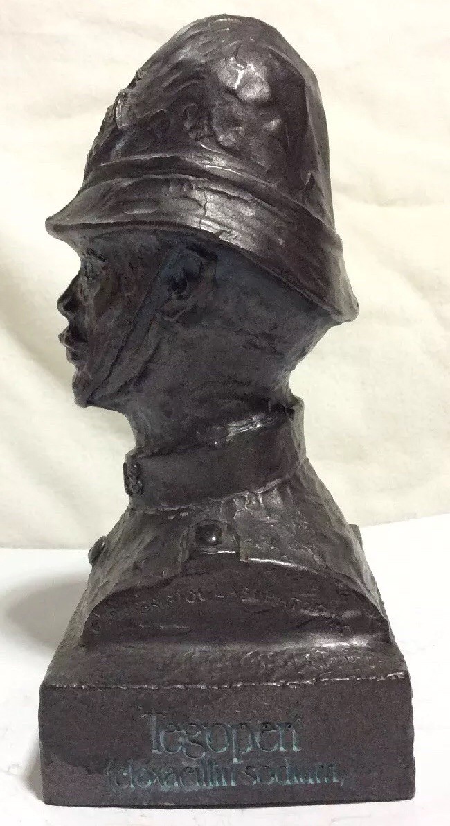 Vintage The Oxford Bobby Bust Statue Bristol Laboratories 1977 Tegopen Syracuse
