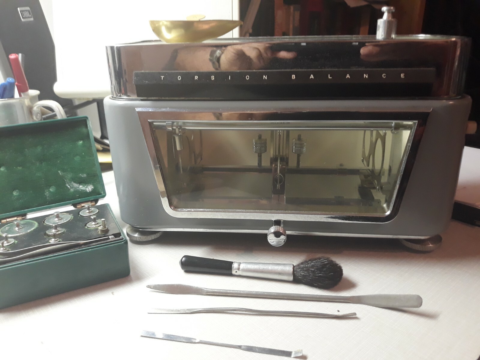 VINTAGE TORSION BALANCE CO STYLE RX1 SCALE. COMPLETE WITH WEIGHTS SET & OTHER.
