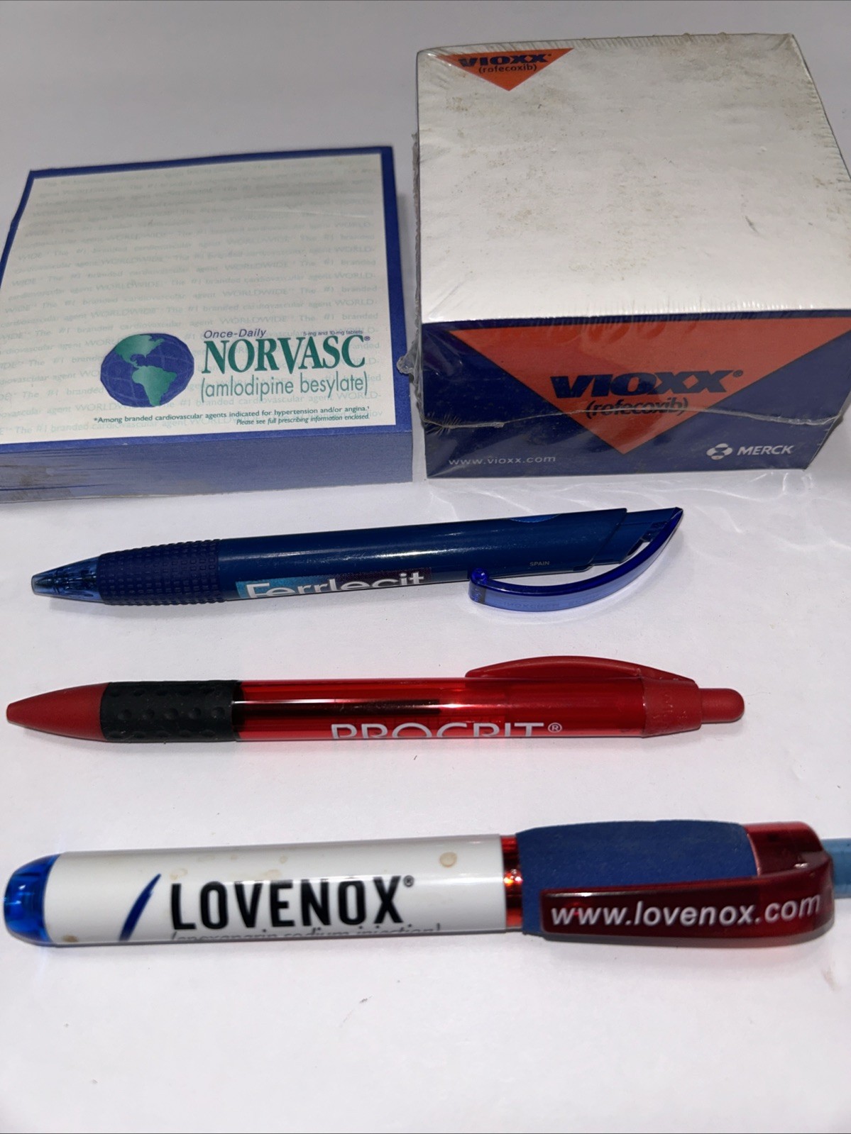Drug Rep Lot- 3 Pens & two note pads