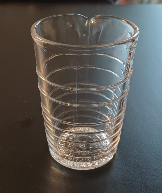 VTG 3 OZ. GLASS MEASURING BEAKER ~ 3″ High, P & H Company, Worcester, MA
