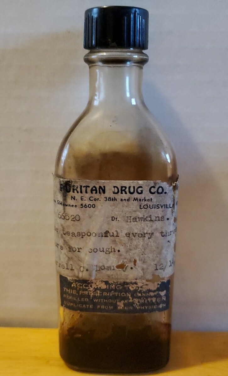 1944 PURITAN DRUG CO. LOUISVILLE KENTUCKY 4 oz COUGH SYRUP BOTTLE DR. HAWKINS