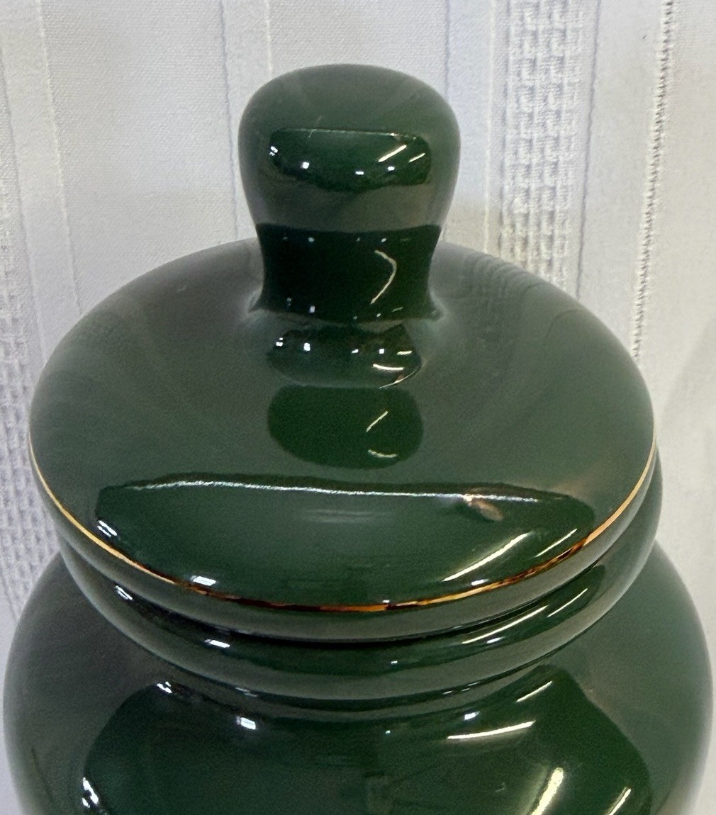 Eli Lilly Ceramic Green Gold Trim Apothecary Jar Symphytum Officinale #13-926 8″