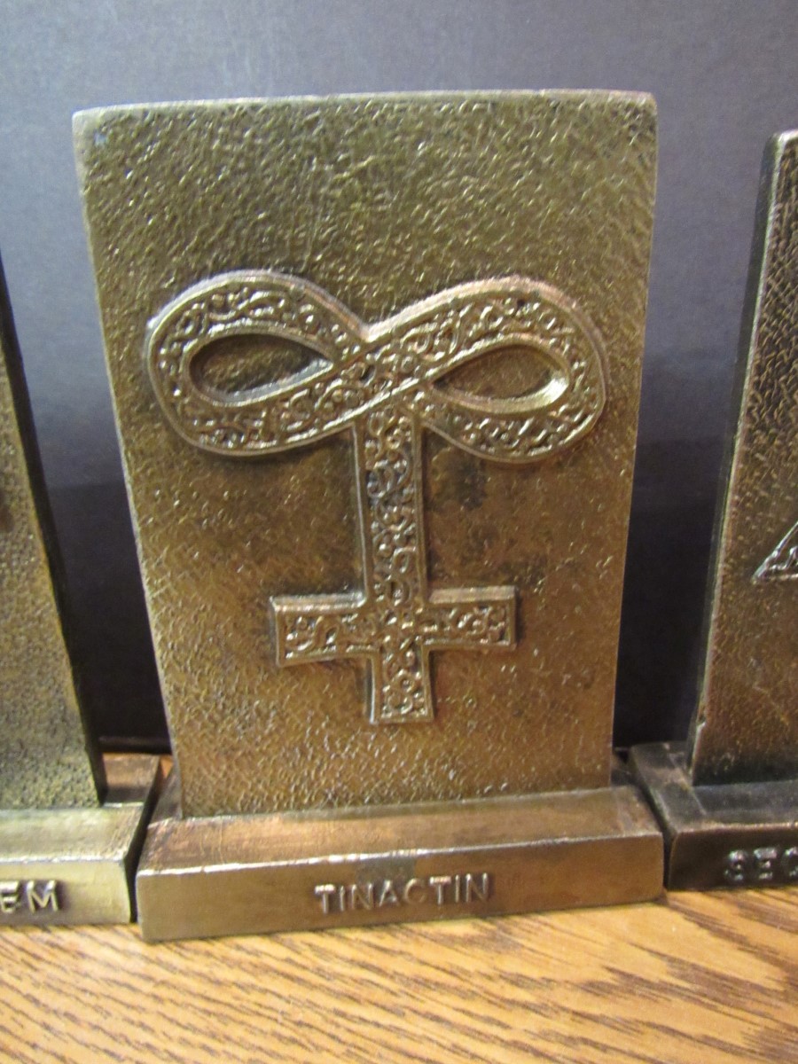 7 VINTAGE SCHERING BRASS APOTHECARY PHARMACY PLAQUES SECUNDUM ARTEM (EZS001172)