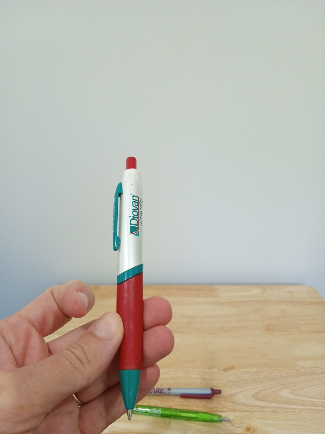 Lot (4) Pharmaceutical / Drug Rep Pens – Lincare, Avandia, Bextra, Diovan