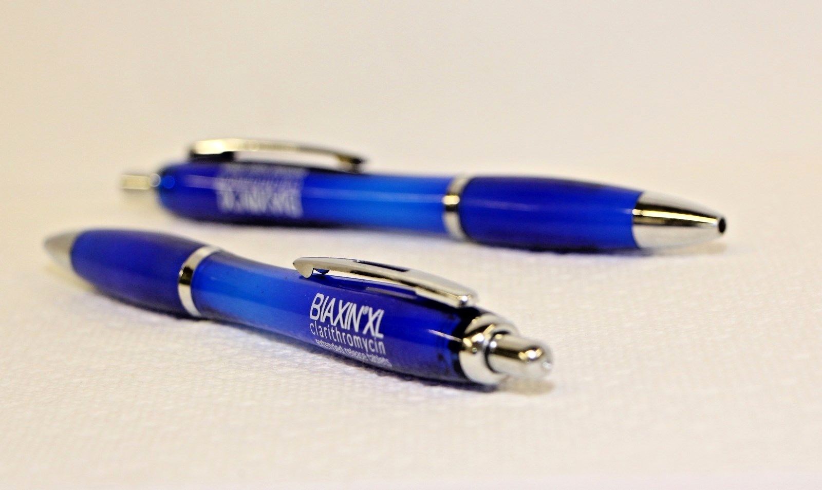 5 Pharmaceutical Biaxin XL Blue Hourglass Barrel Smooth Writers