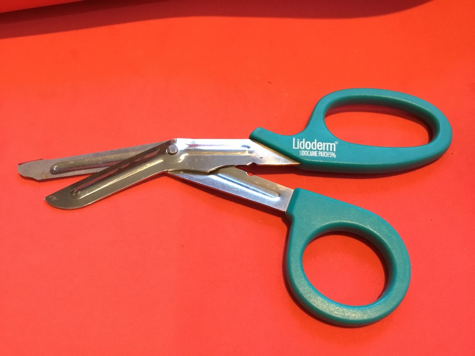 RARE LIDODERM PATCH SURGICAL BANDAGE SCISSORS DRUG REP PROMO