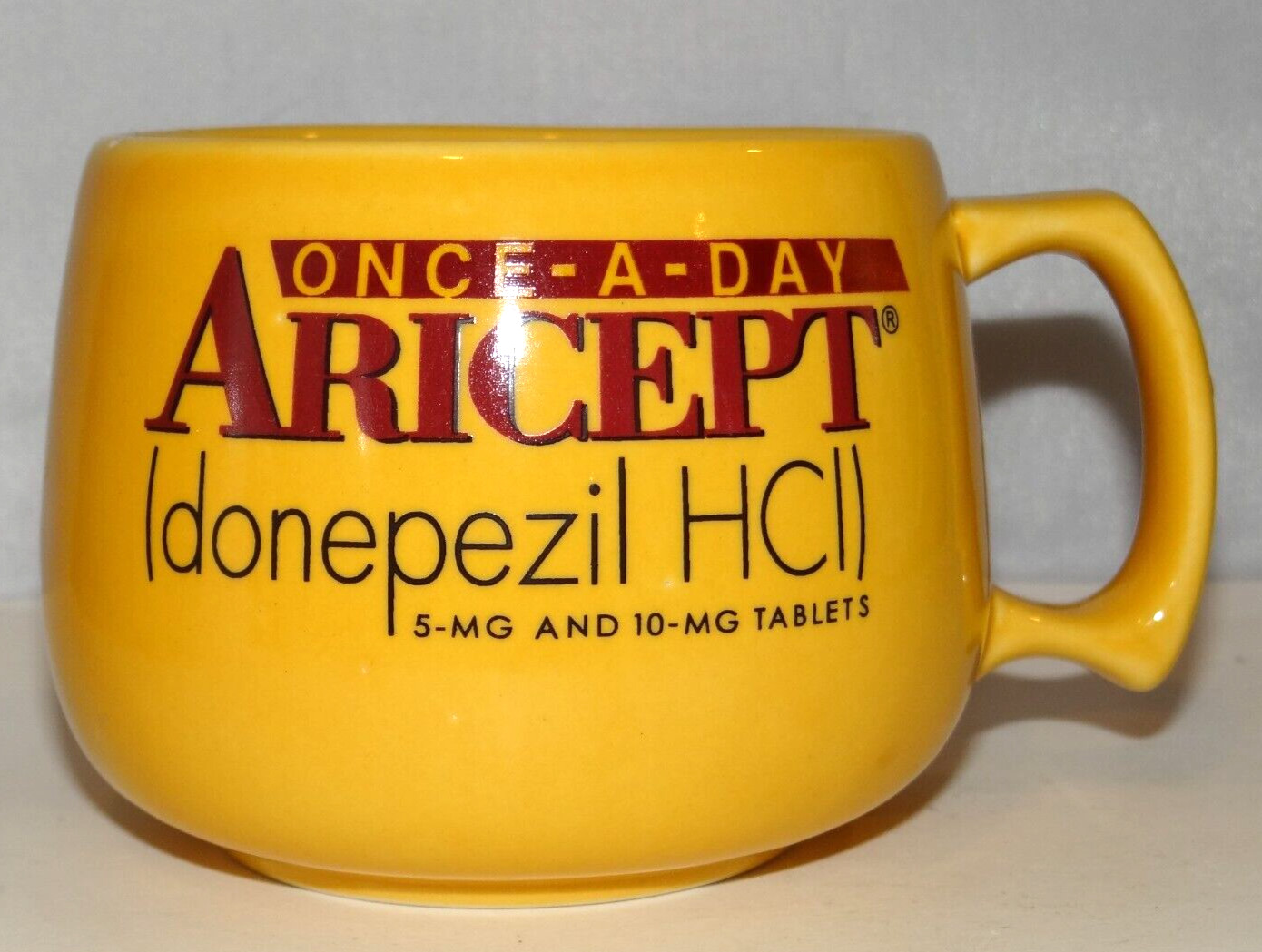 Aricept Drug Rep Pharmaceutical Collectible Coffee Teach Soup Cup Mug Yellow