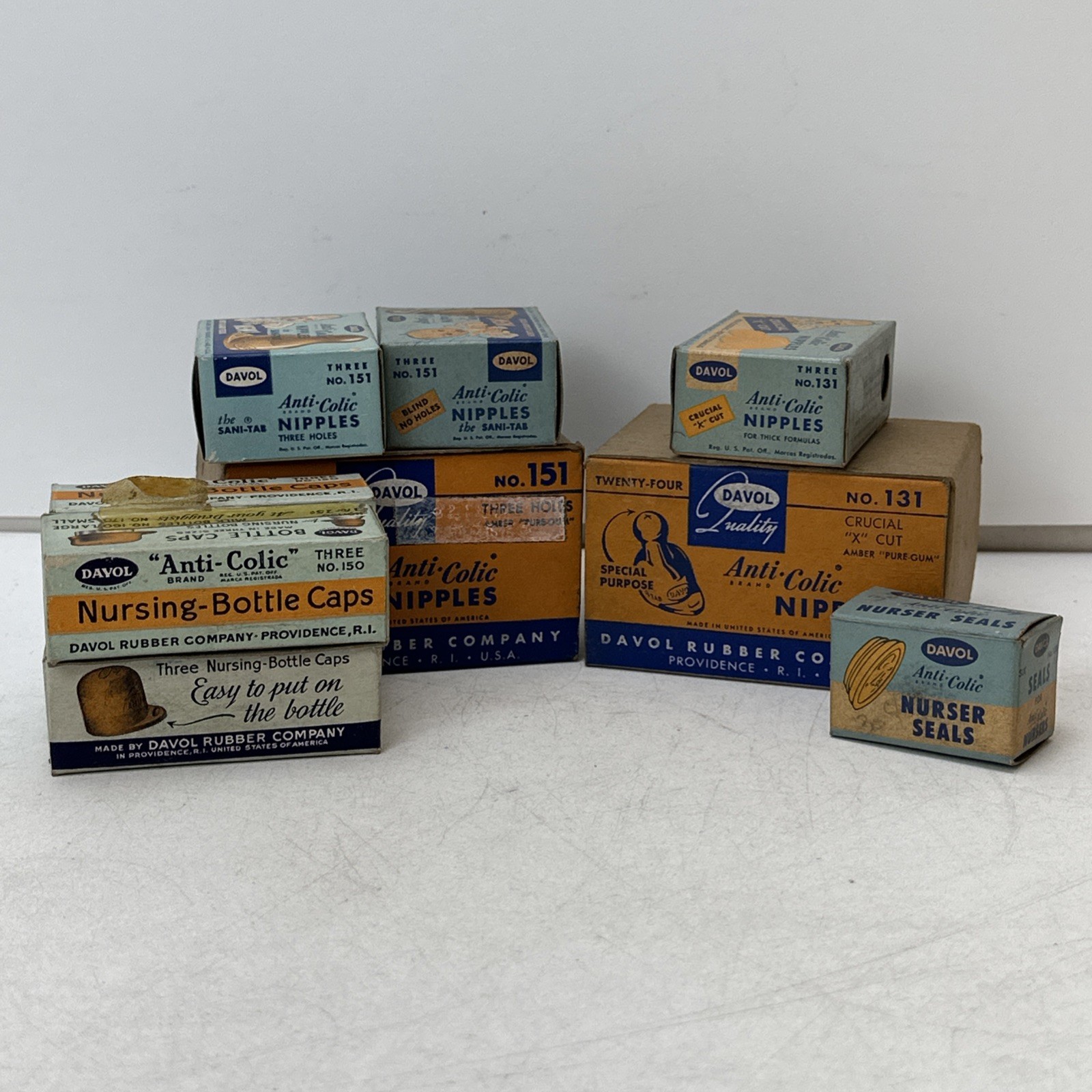 Lot 7 Davol Anti-Colic Nipples 151 & 131, 4 Nursing Bottle Caps 150, 1 Seals 158