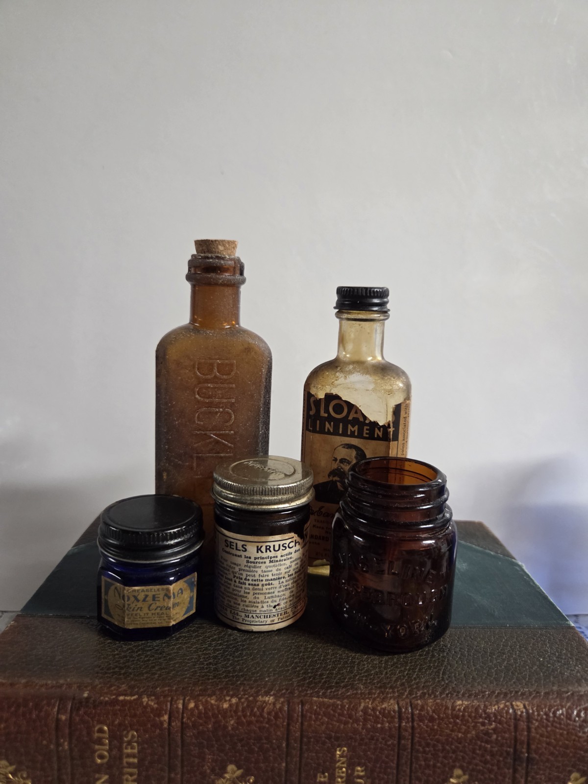 Antique Apothecary Bottle Set – Amber & Cobalt Glass – Vintage Medicine Jars…