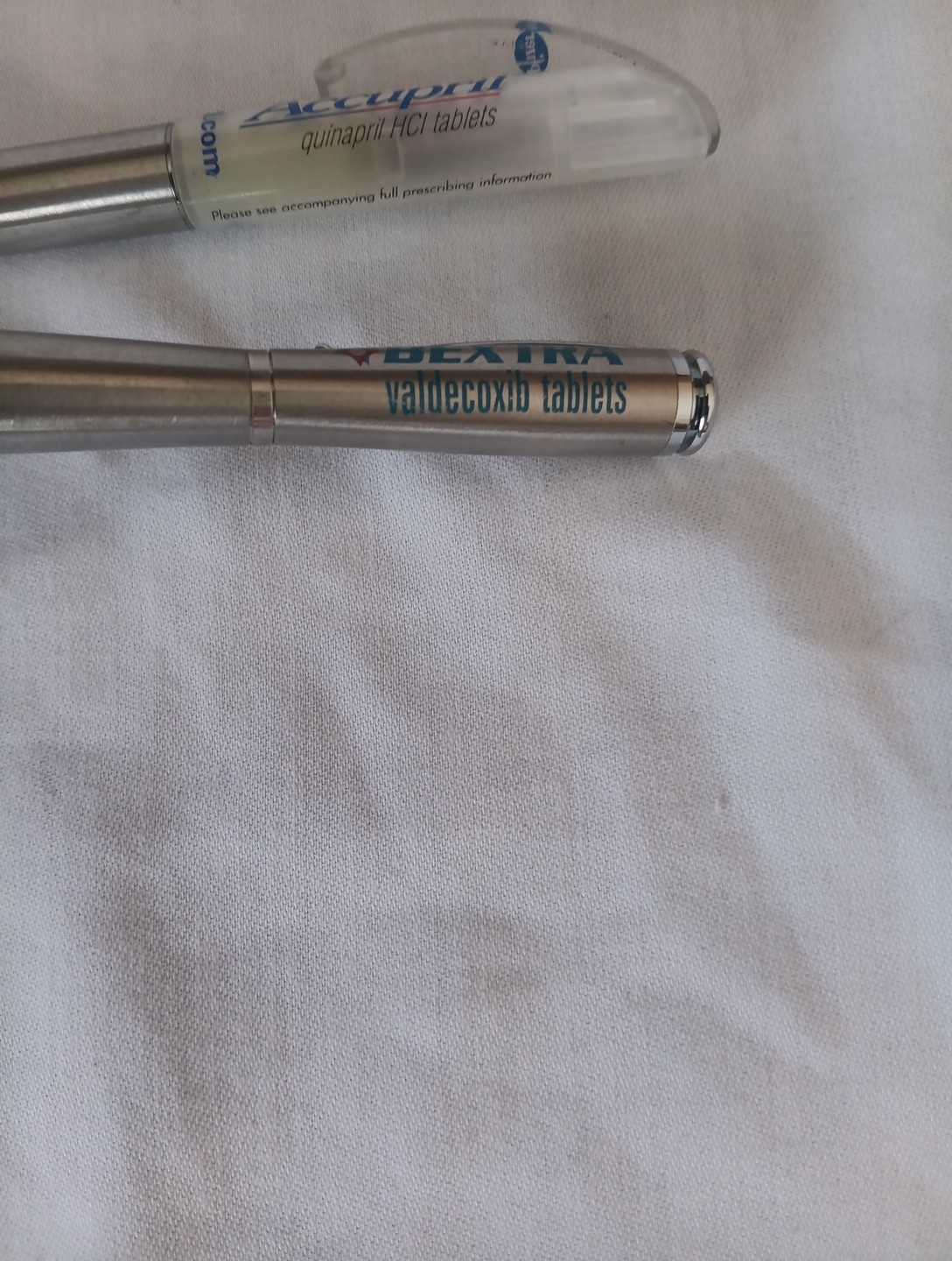 2 Drug Rep Pens Accupril & Bextra (Case Only)