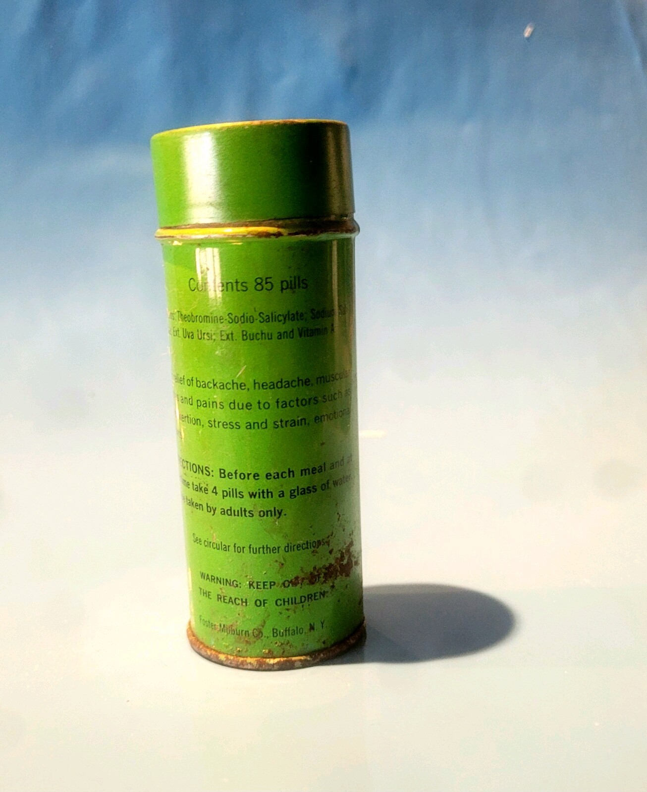 RARE 1960s DOAN’S PILLS medical tin VINTAGE PHARMACEUTICAL doctor med RX drugs