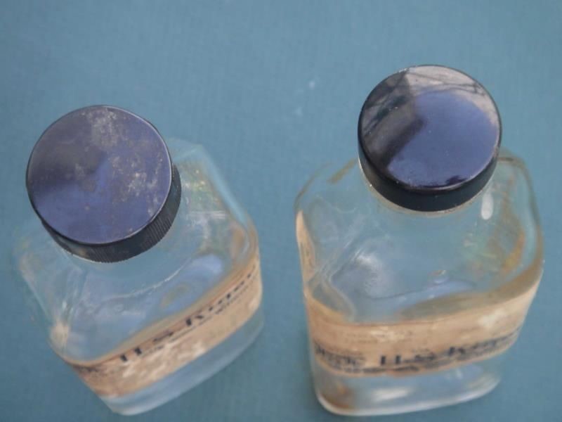 LOT 1934 antique 2 KIGER’S PHARMACEUTICAL MEDICINE BOTTLES wilmington de quack