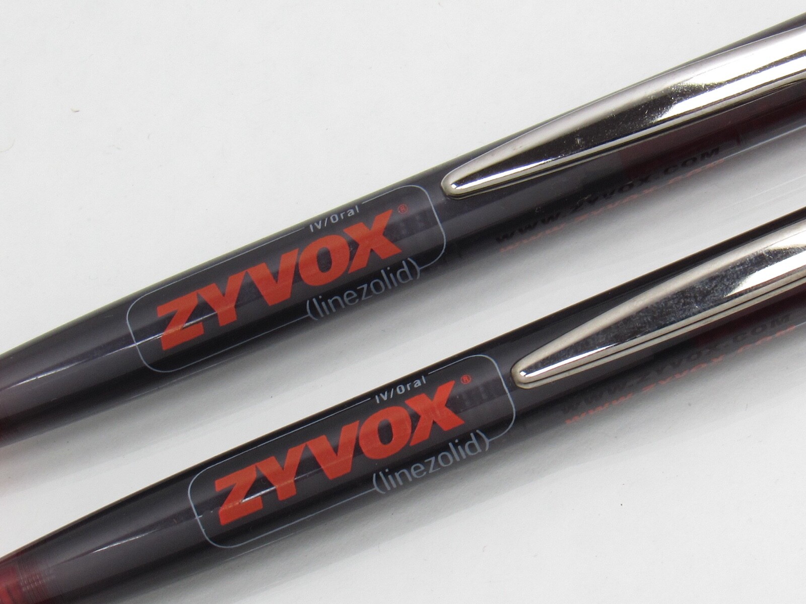 Pfizer Zyvox Lot 2 PENS Drug Rep Pharmaceutical Promo Advertising Ball Clickers