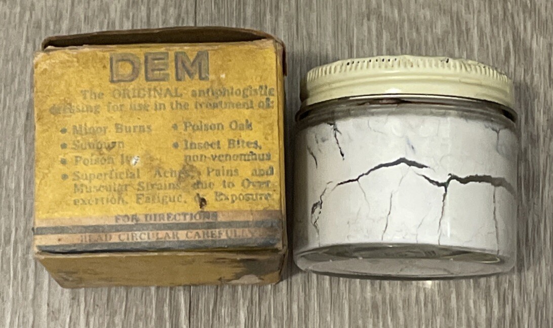 Vintage Antiphlogistine Poultice Dressing DEM Denver Mud 4oz Glass Jar In Box