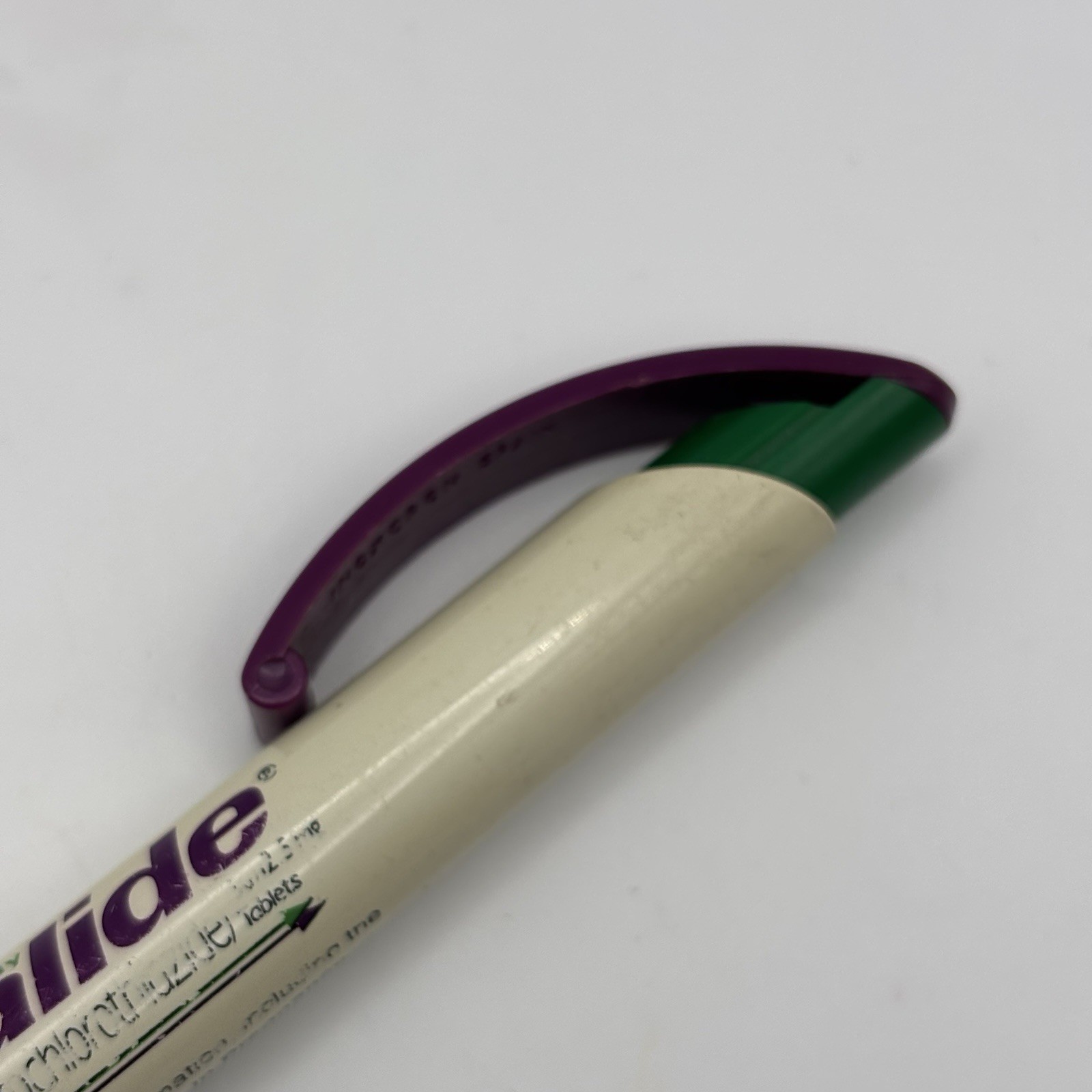 Vtg AVAPRO Pen Plastic Retractable Drug Rep – White Purple Green