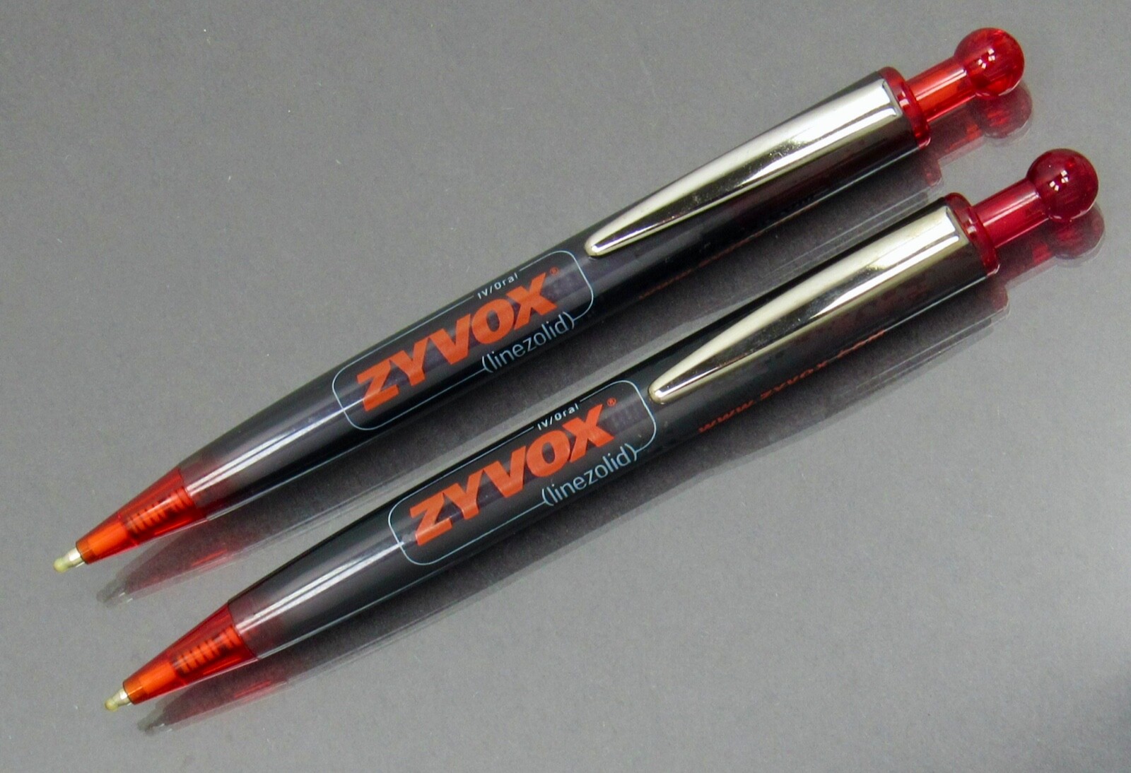 Pfizer Zyvox Lot 2 PENS Drug Rep Pharmaceutical Promo Advertising Ball Clickers