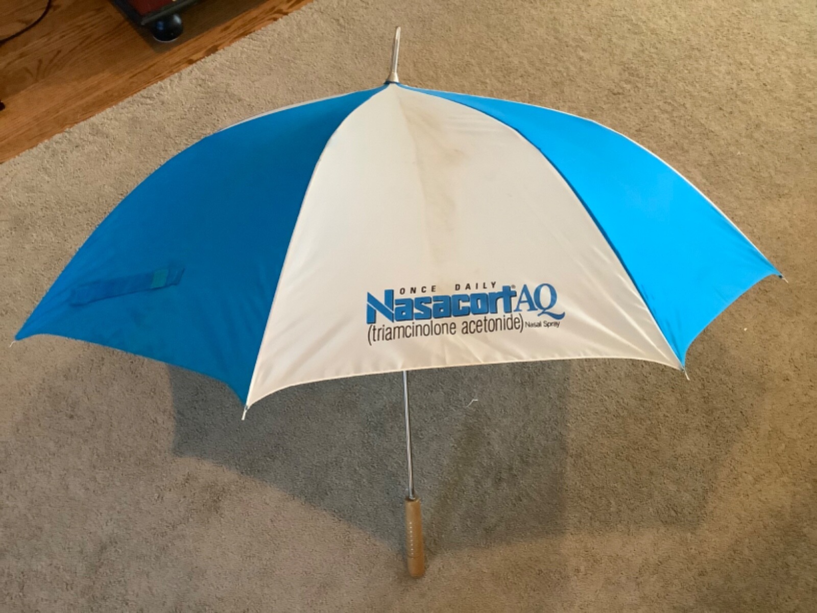 RARE DRUG REP UMBRELLA ADVERTISING ASTHMA PRODUCT SANOFI