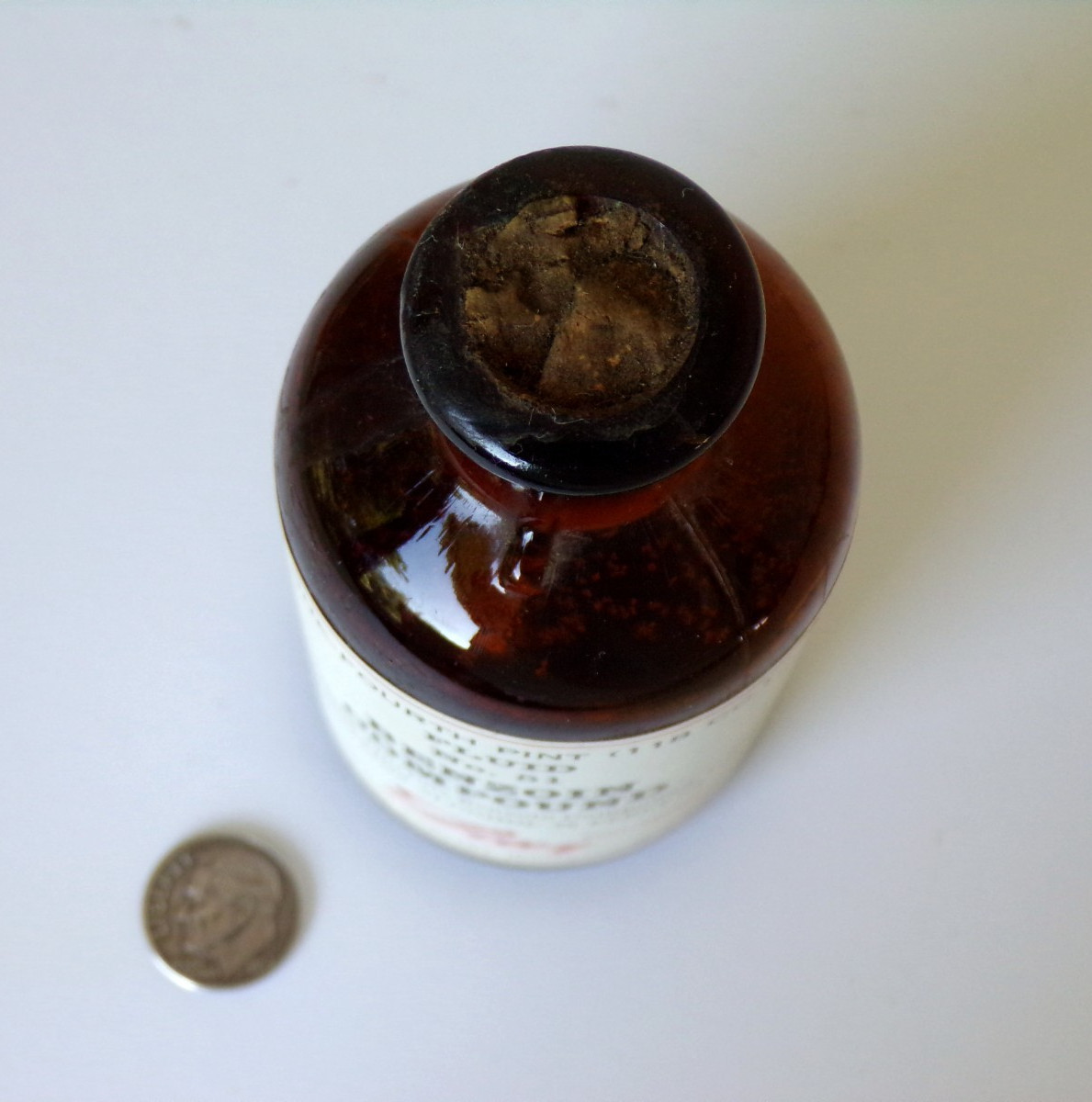 Eli Lilly BENZOIN COMPOUND Corked AMBER Bottle PHARMACEUTICAL Medicine Solid