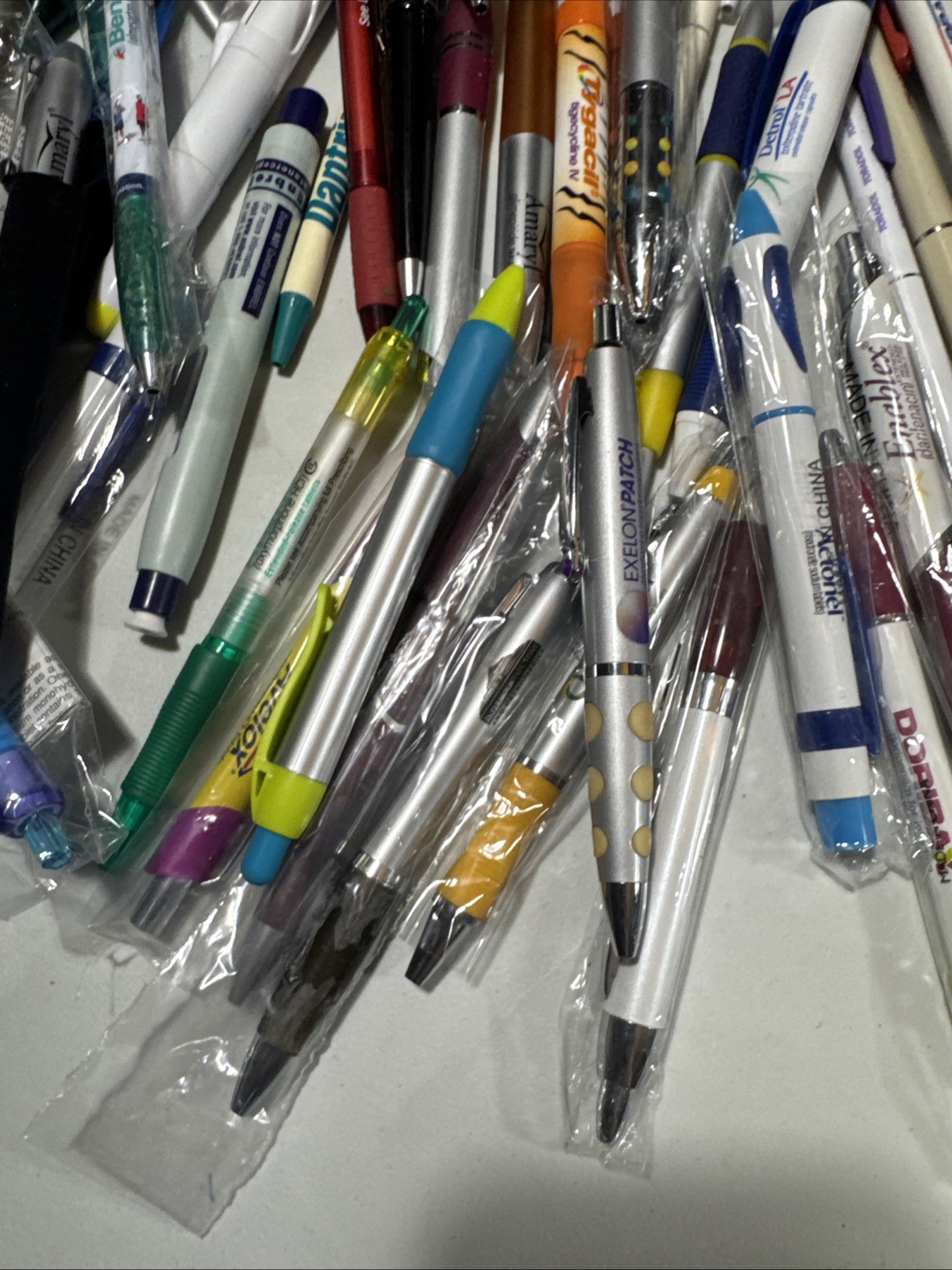 Lot 150 Pharmaceutical Drug Rep Pens!! Many New In or Out of Wrappers, Most Work