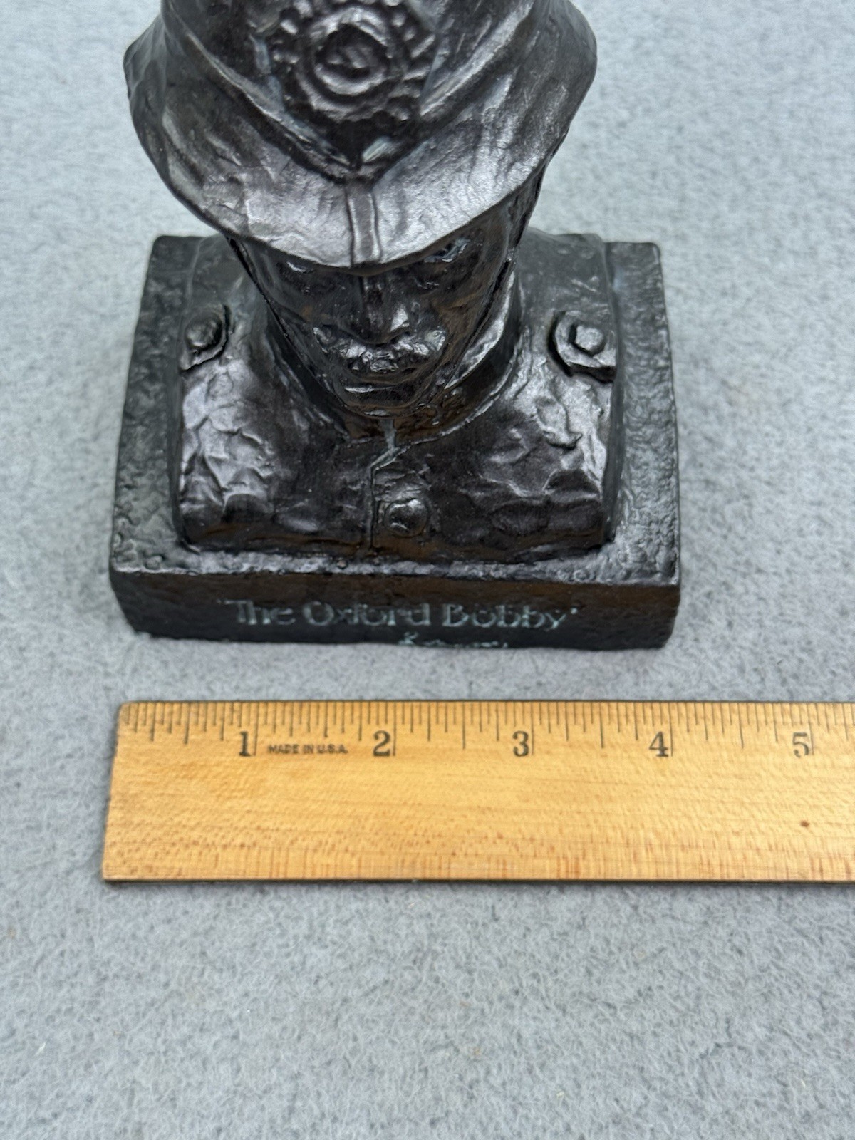 VINTAGE 1977 THE OXFORD BOBBY BOOKEND BUST BRITISH ENGLAND BRISTOL LABORATORIES