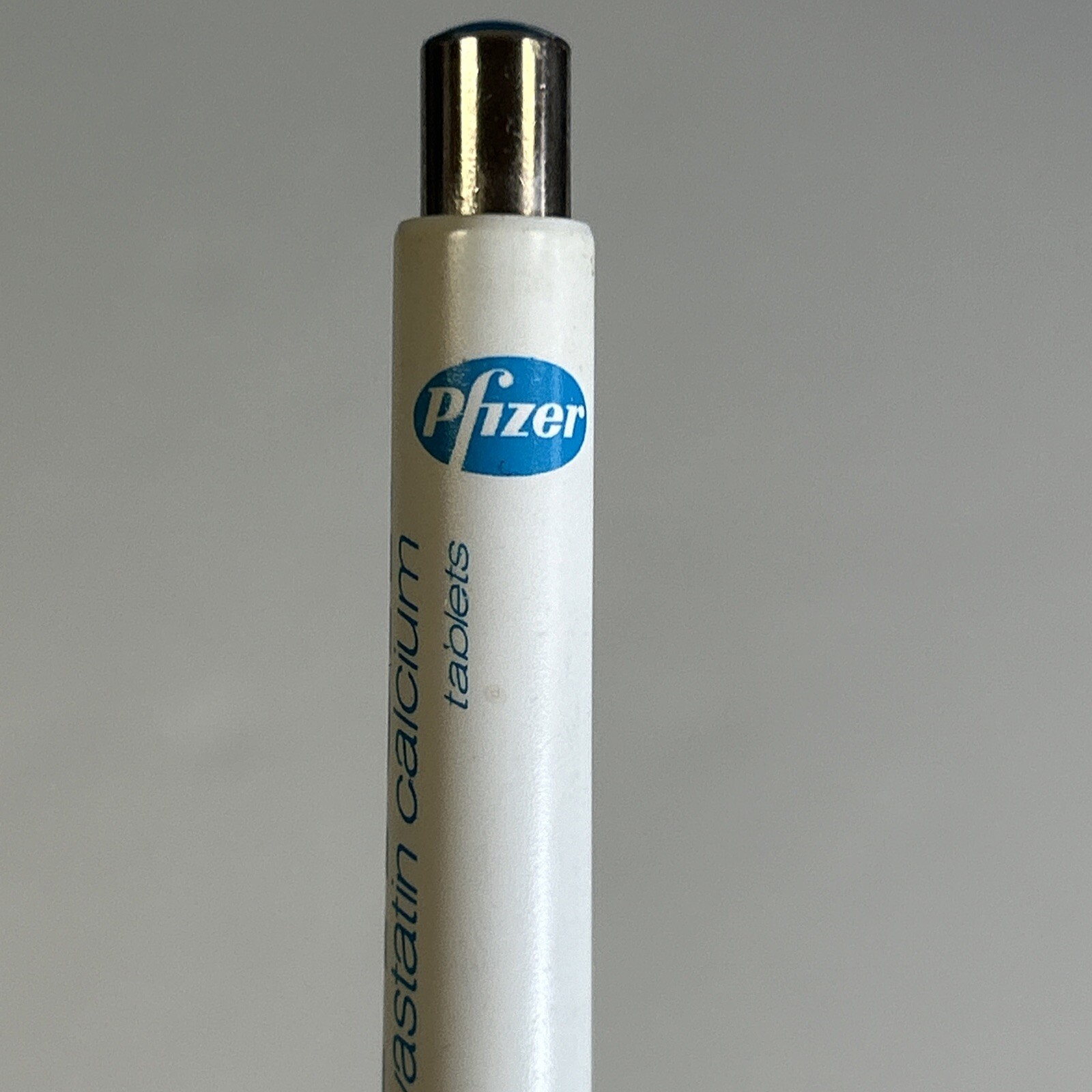 DRUG REP PEN PFIZER LIPITOR (WHITE/LIGHT BLUE DESIGN) VERY GOOD-GREAT CONDITION!