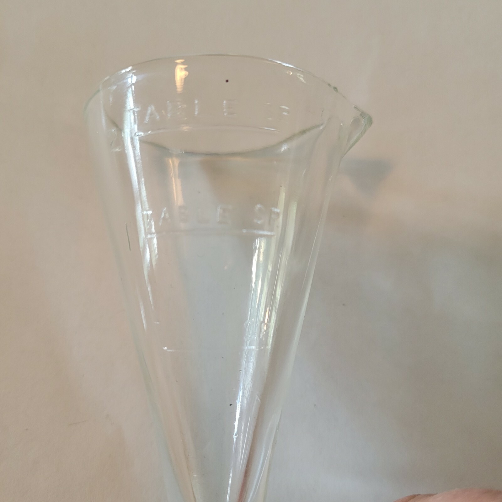 Vintage GLASS ZONITE 2 TABLESPOON APOTHECARY MEASURING BEAKER W/ SPOUT 3 1/2″