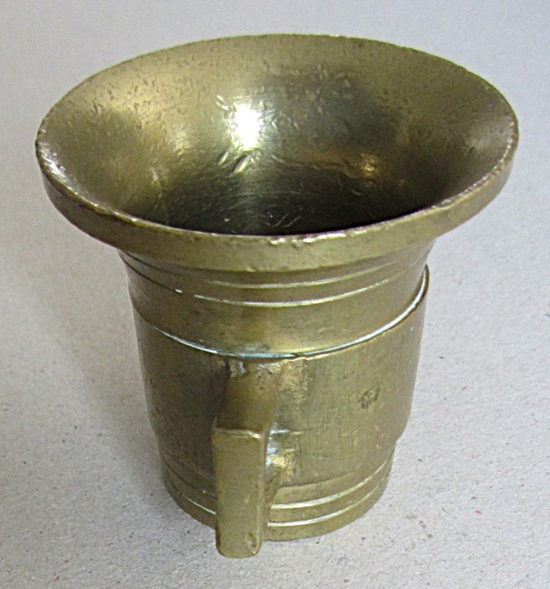 VINTAGE SMALL BRASS MORTAR WITH HANDLES~2 1/8” TALL~VERY GOOD