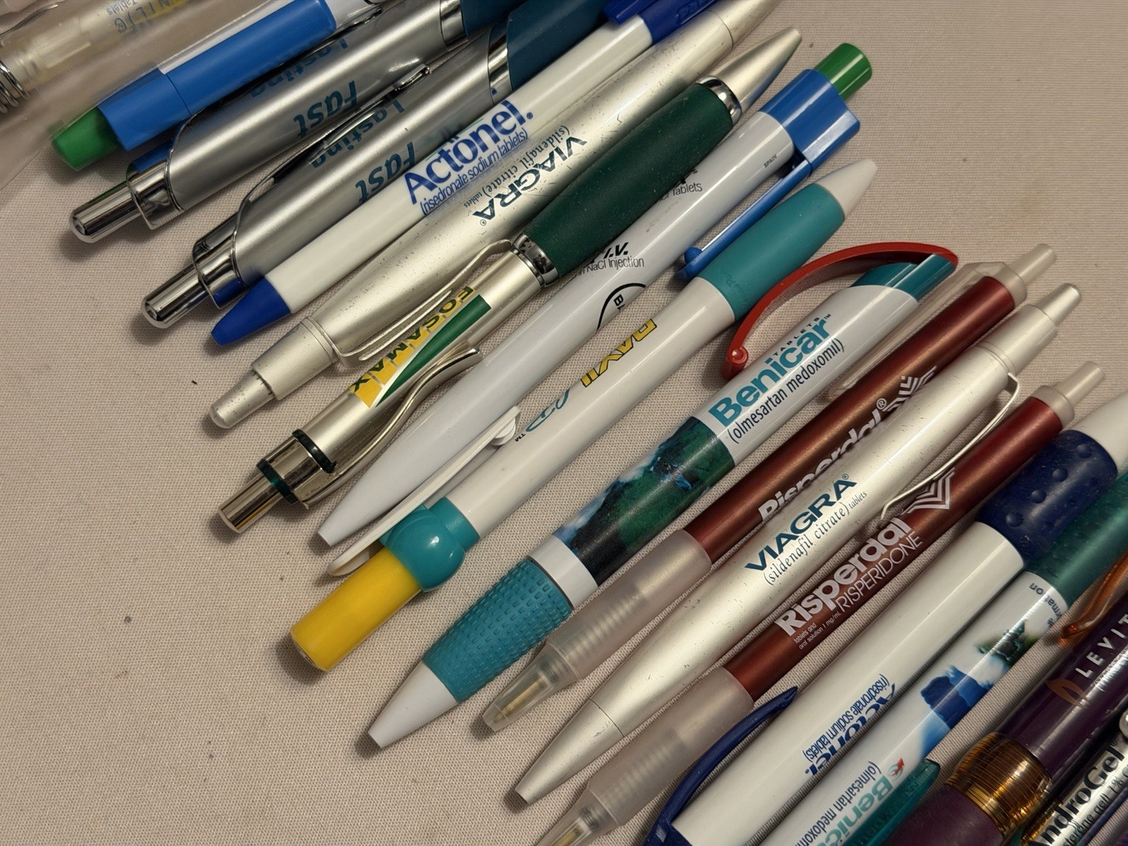 Pharmaceutical Drug Rep Pharma Collectable Promo Pens Lot of 30 But Untested