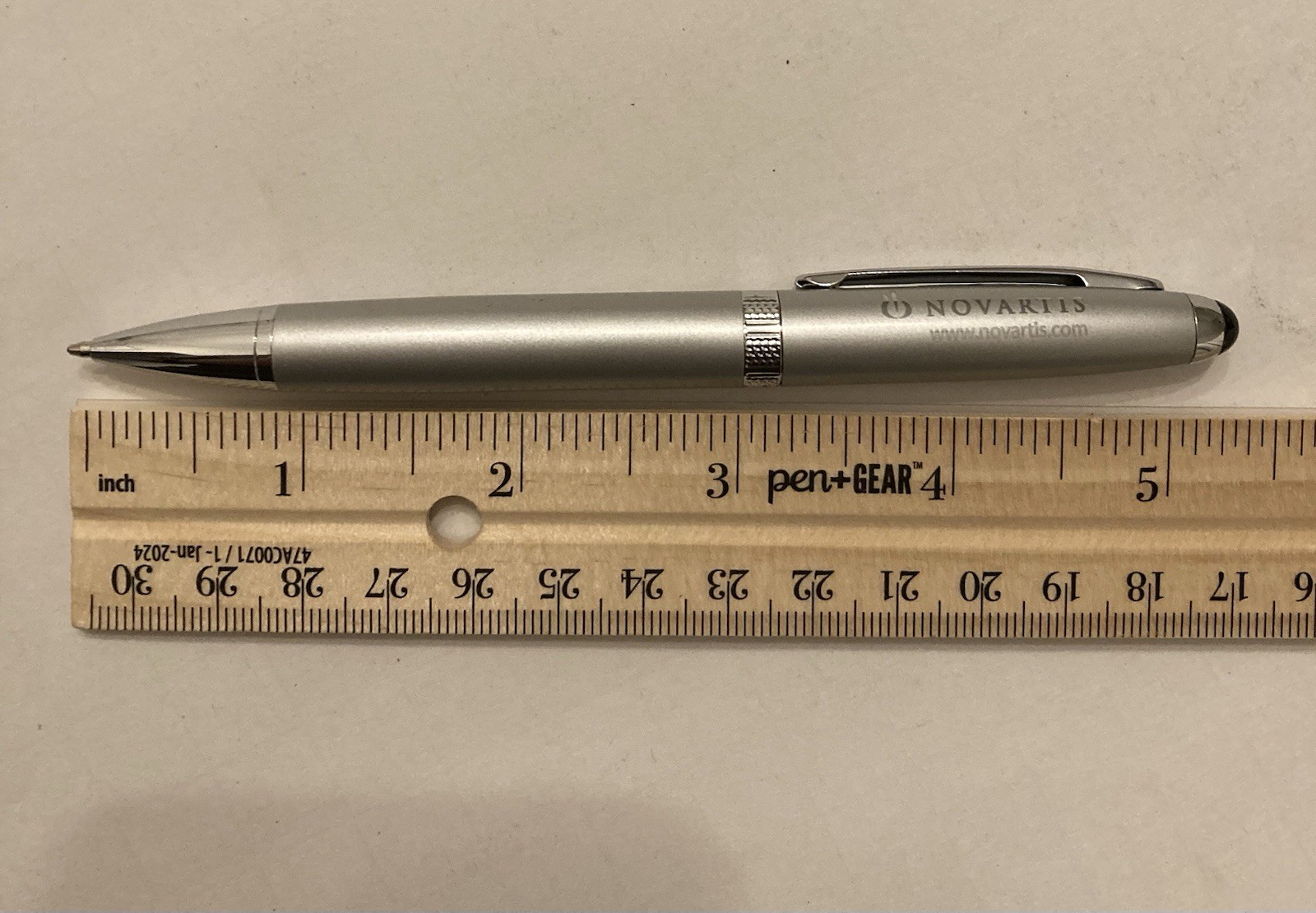 Leed’s Novartis Pharmaceutical Promo Pen NIB Silver Needs Ink Advertising Logo