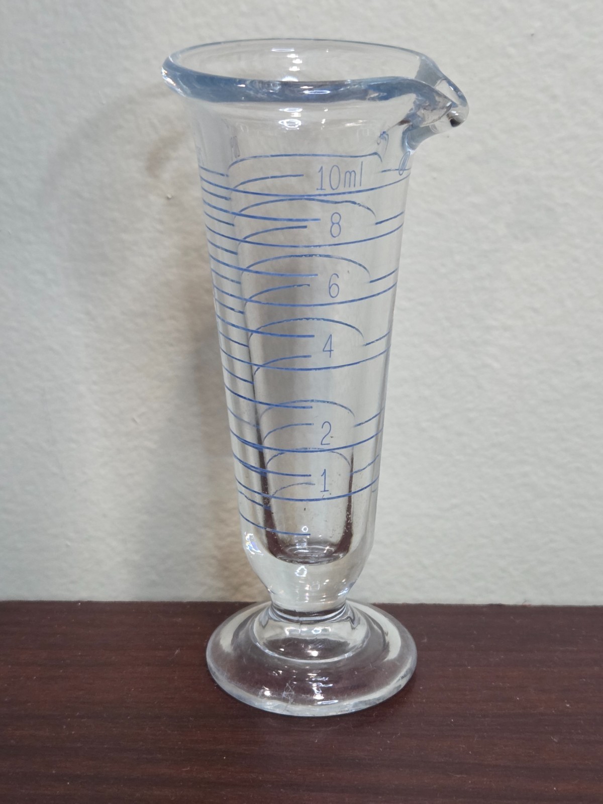 Vintage Graduate Beaker Glass Footed Graduated Laboratory Chemistry 10 ML