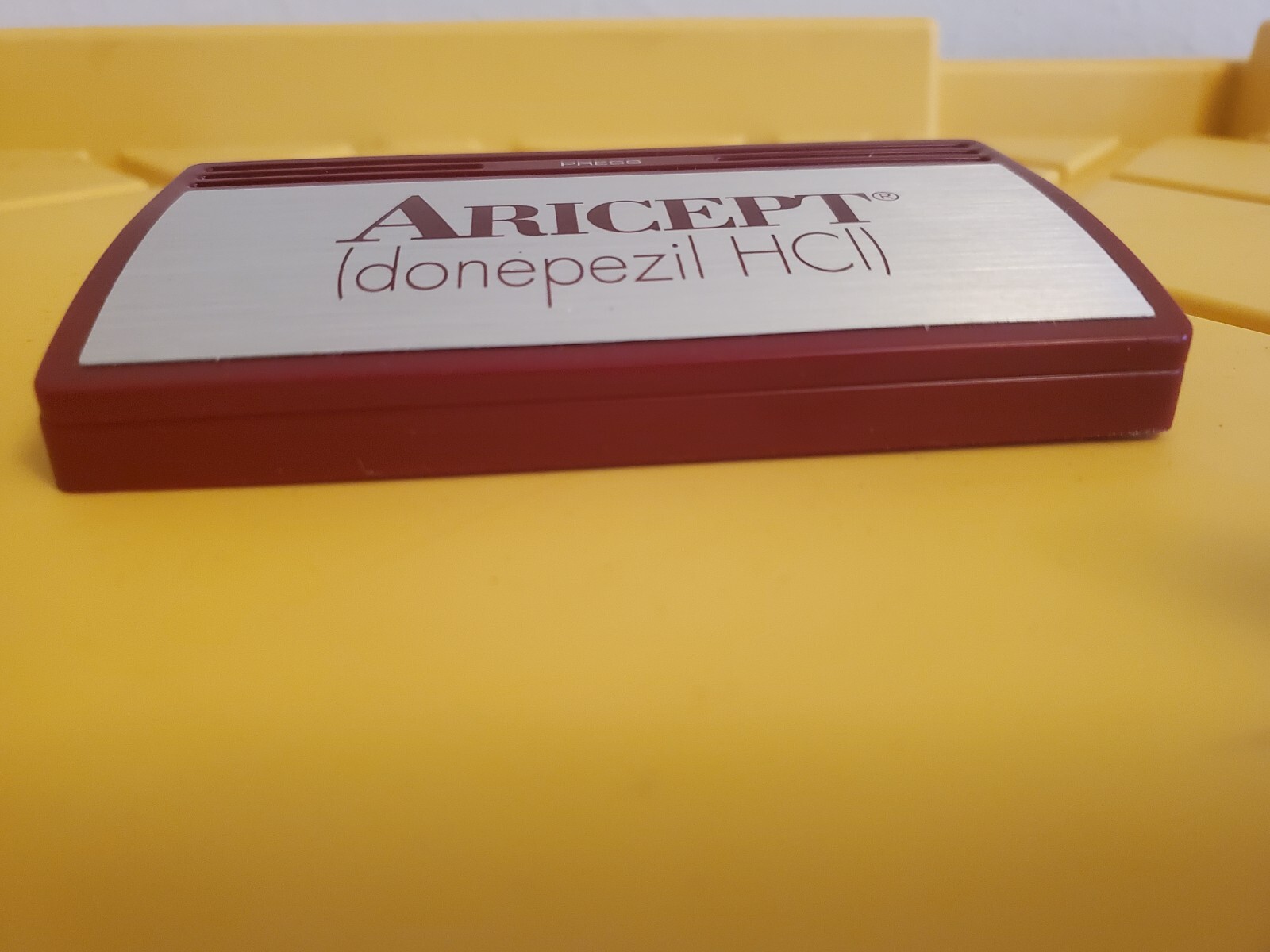 Aricept Magnetic Clip Drug Rep Promo