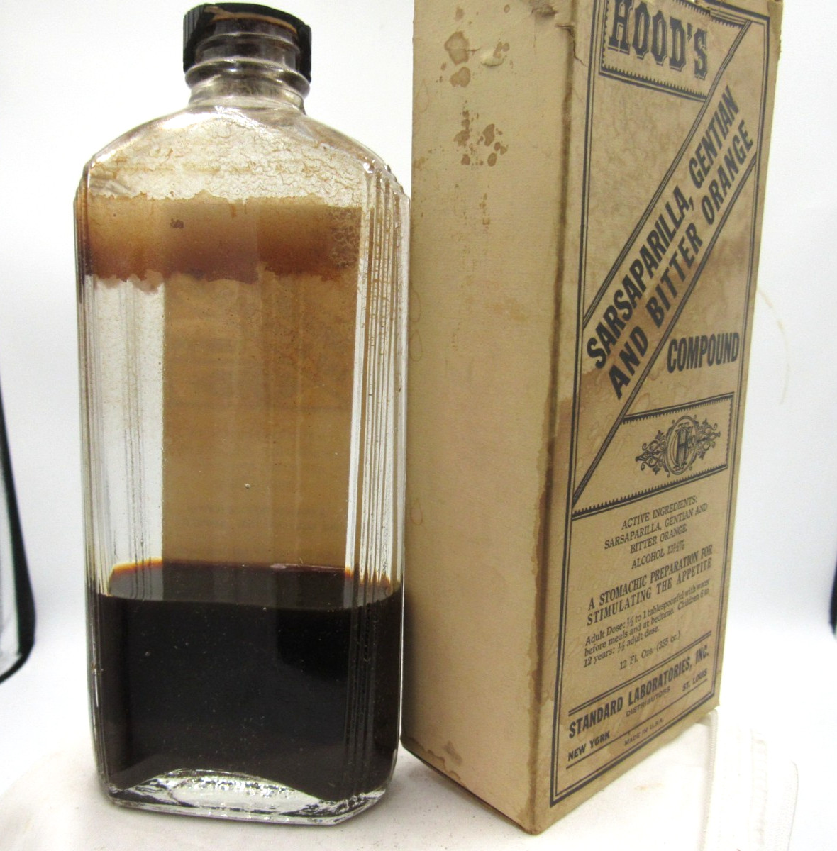 BW – 1930-40s Hood’s Sarsaparilla Bitters New York 7 3/4 ” Medicine bottle Box