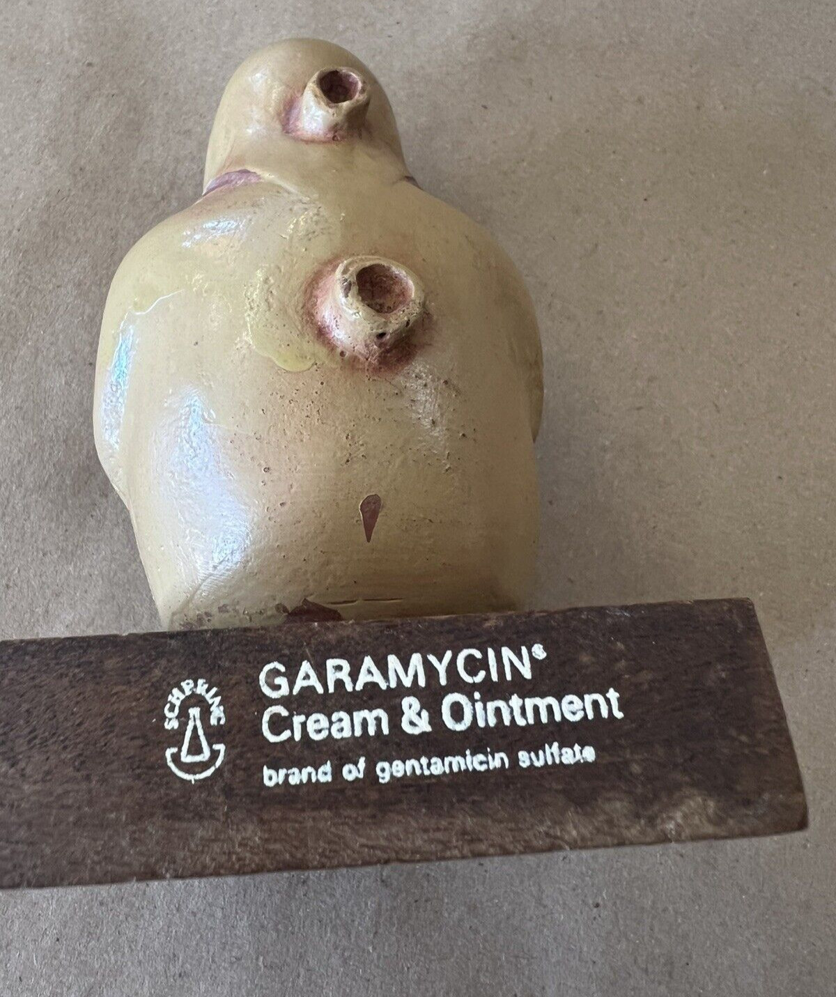 MOCHICA DRINKING GARANYCIN CREAM PHARMACEUTICAL AD DESK STATUE