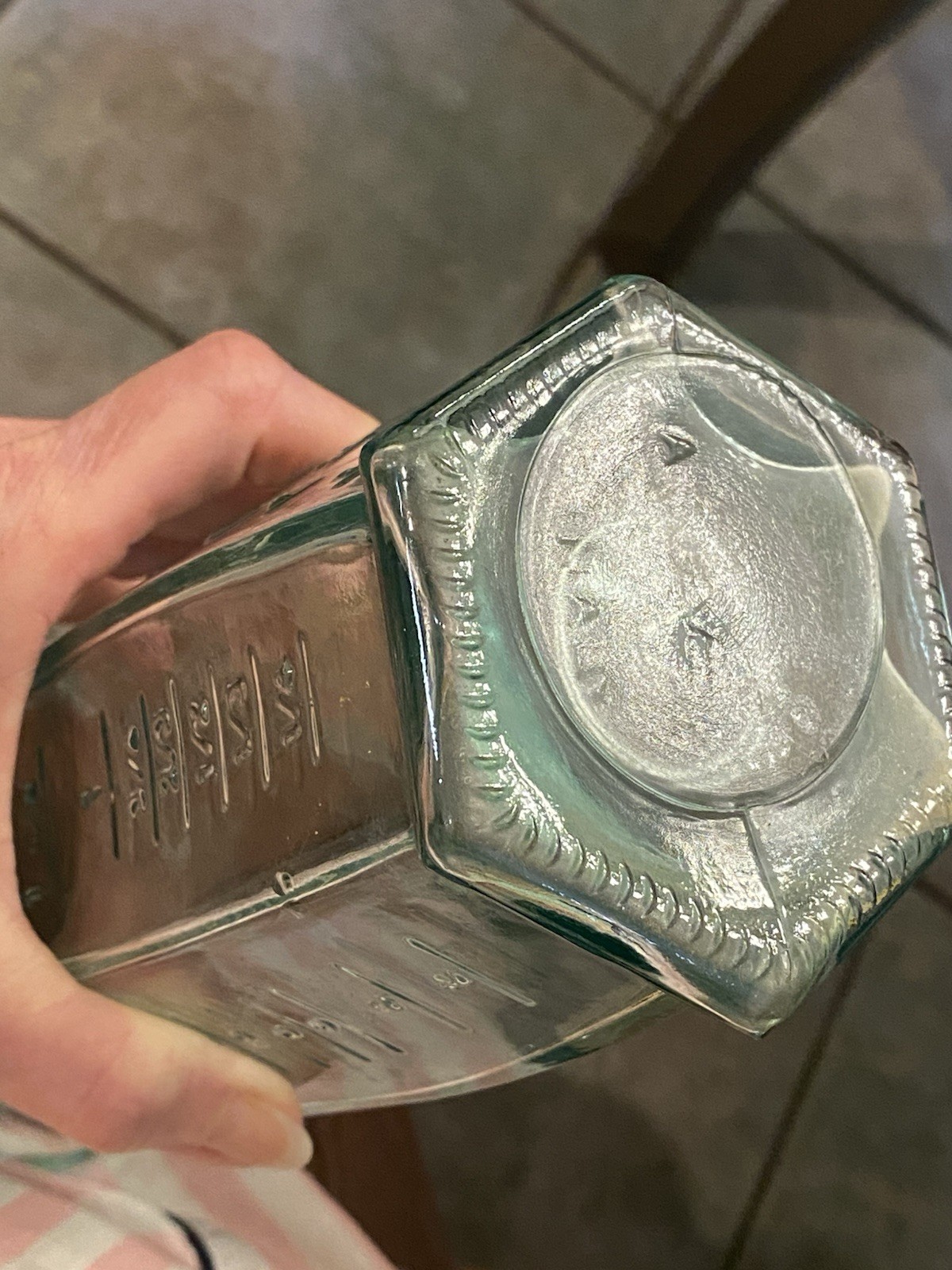 🧪 Vintage Aqua Green Glass Measuring Beaker / Apothecary Graduate