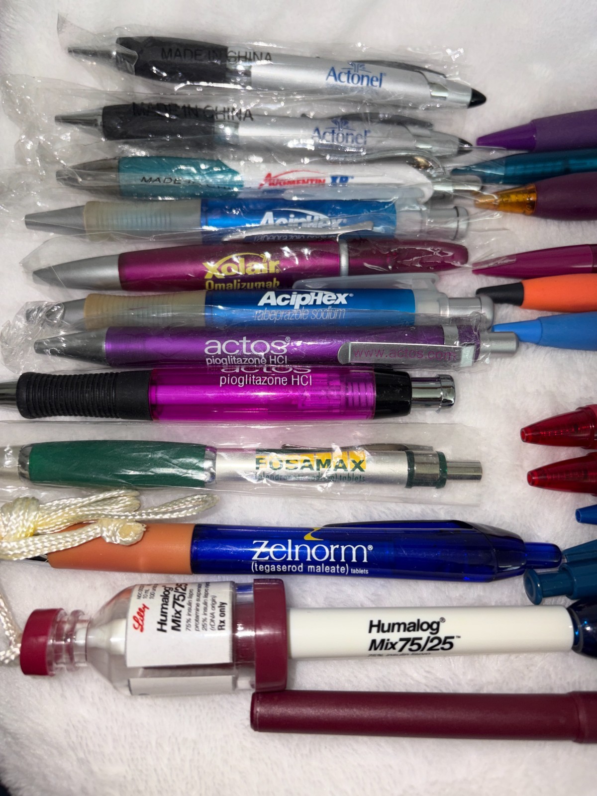 Lot of Drug Rep Items Metal & Plastic Pens & Pen Light *Non Working**READ Desc