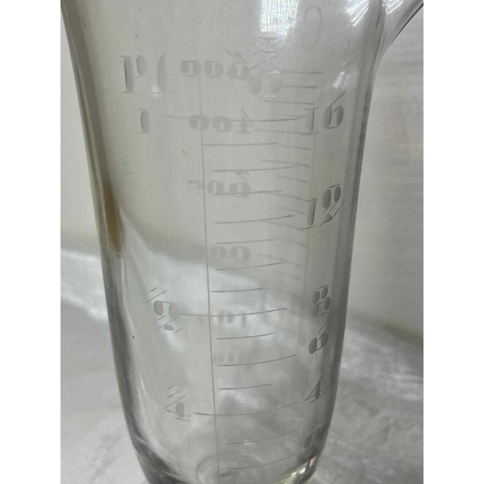 VTG Footed Glass Apothecary Beaker or Cocktail Carafe 16 Oz 500 cc